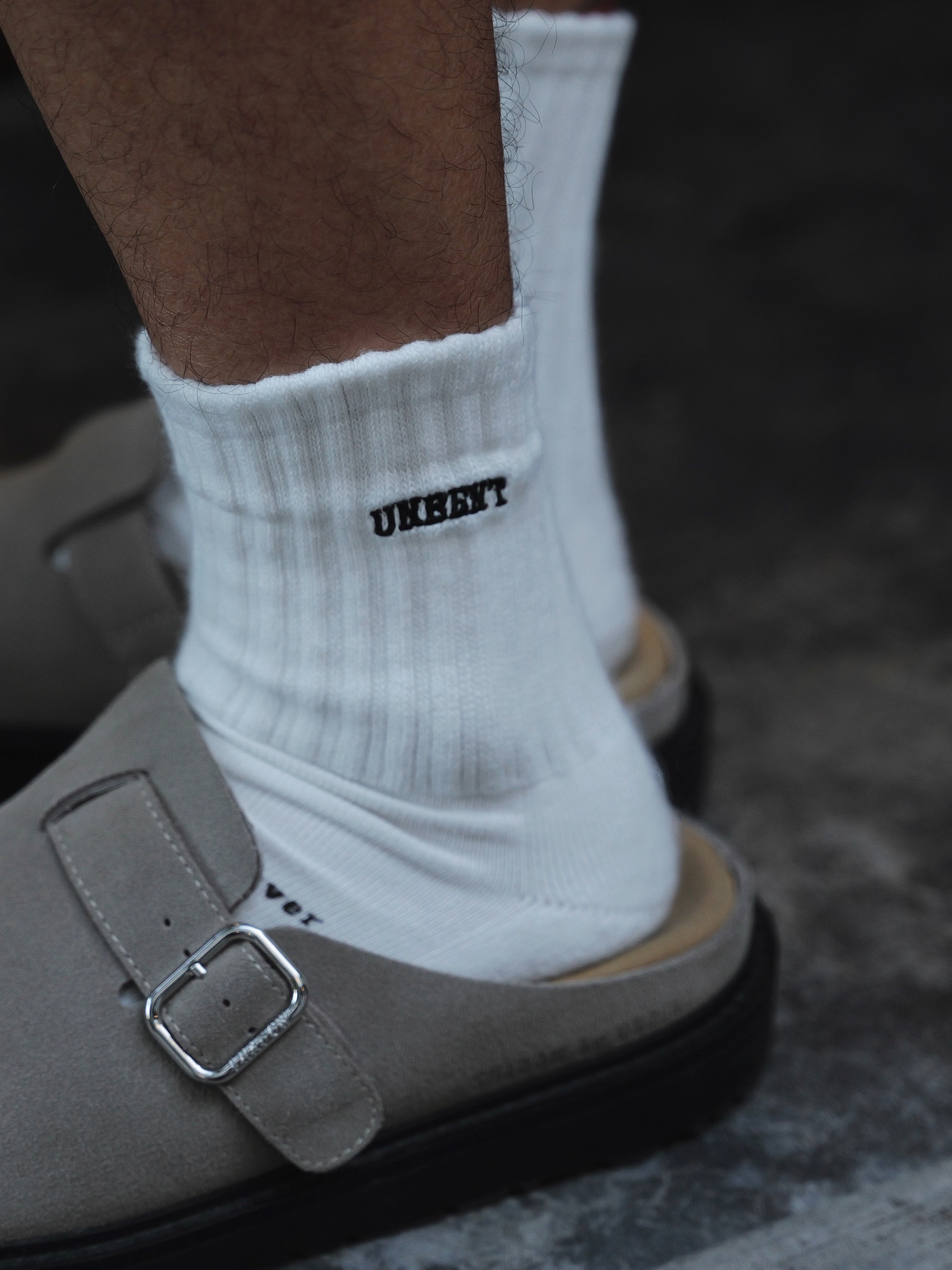 Unbent 25 A/W 新款刺繡logo中筒襪