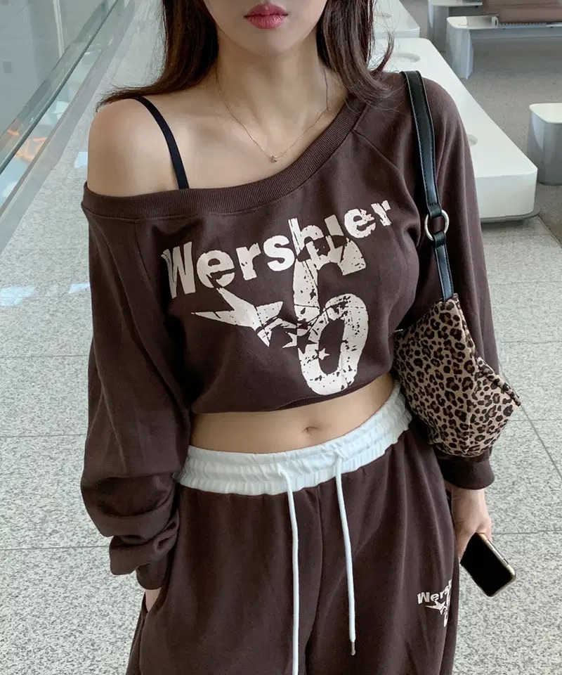 【優惠價預訂】韓國寬領印花露肩衛衣（4色）