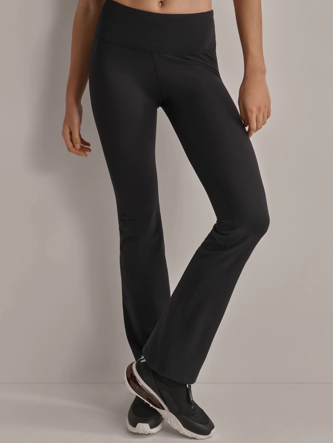 [S] DKNY BLACK BALANCE COMPRESSION HIGH WAIST FLARE LEGGINGS, DP4P3482-BLK FINAL SALE (SD1345)