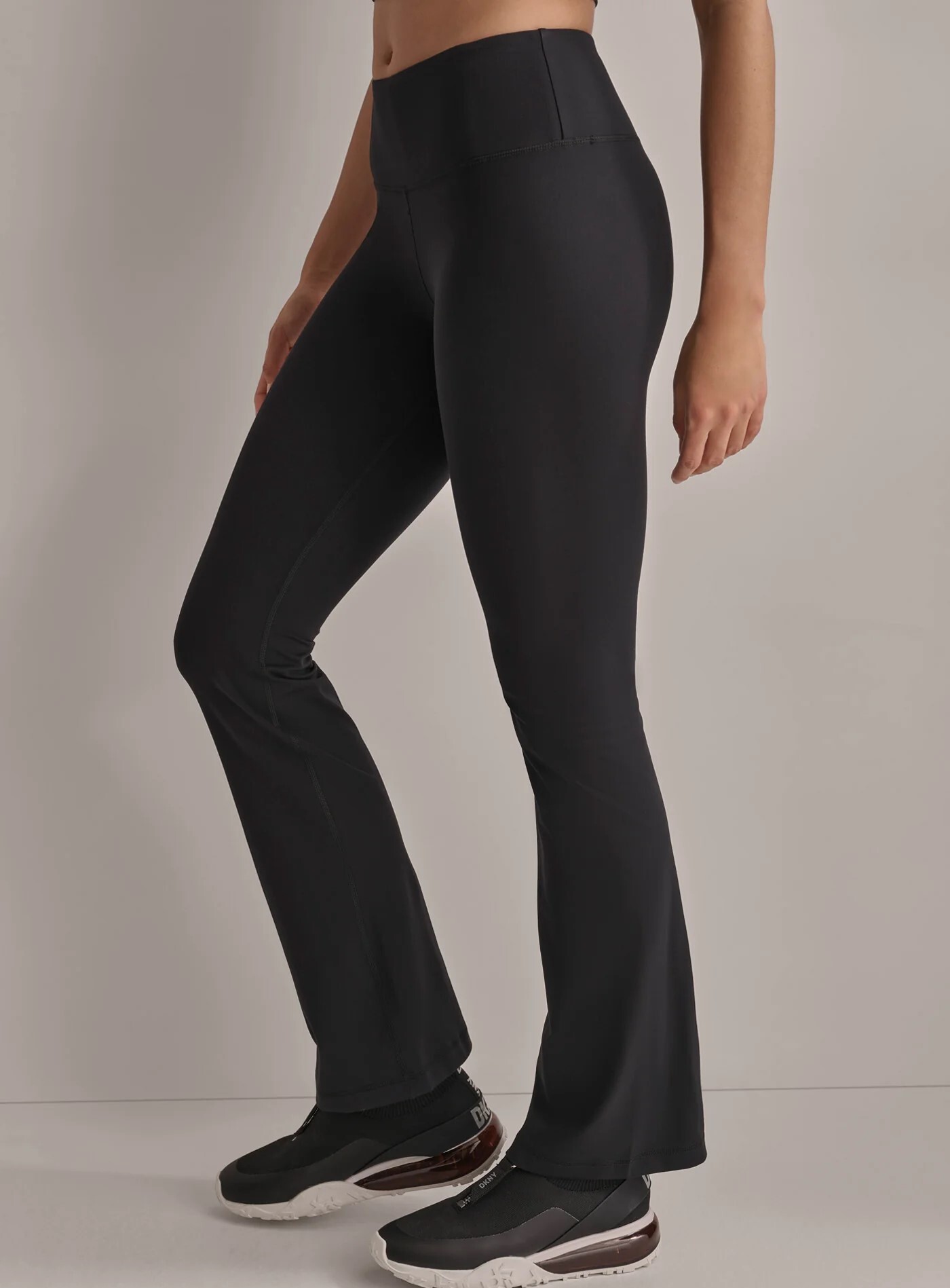 [S] DKNY BLACK BALANCE COMPRESSION HIGH WAIST FLARE LEGGINGS, DP4P3482-BLK FINAL SALE (SD1345)