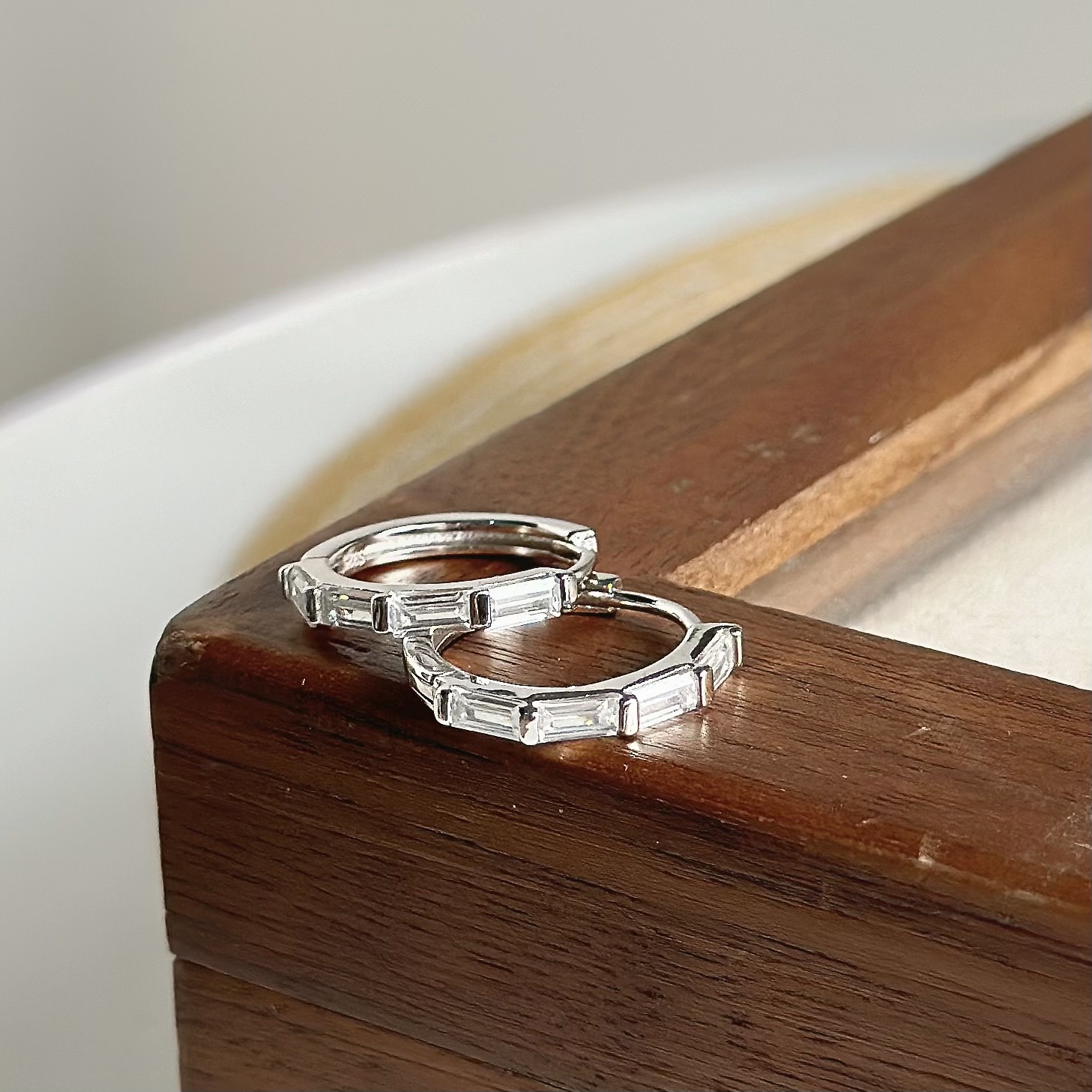 Y115長方鋯石中圈純銀易扣