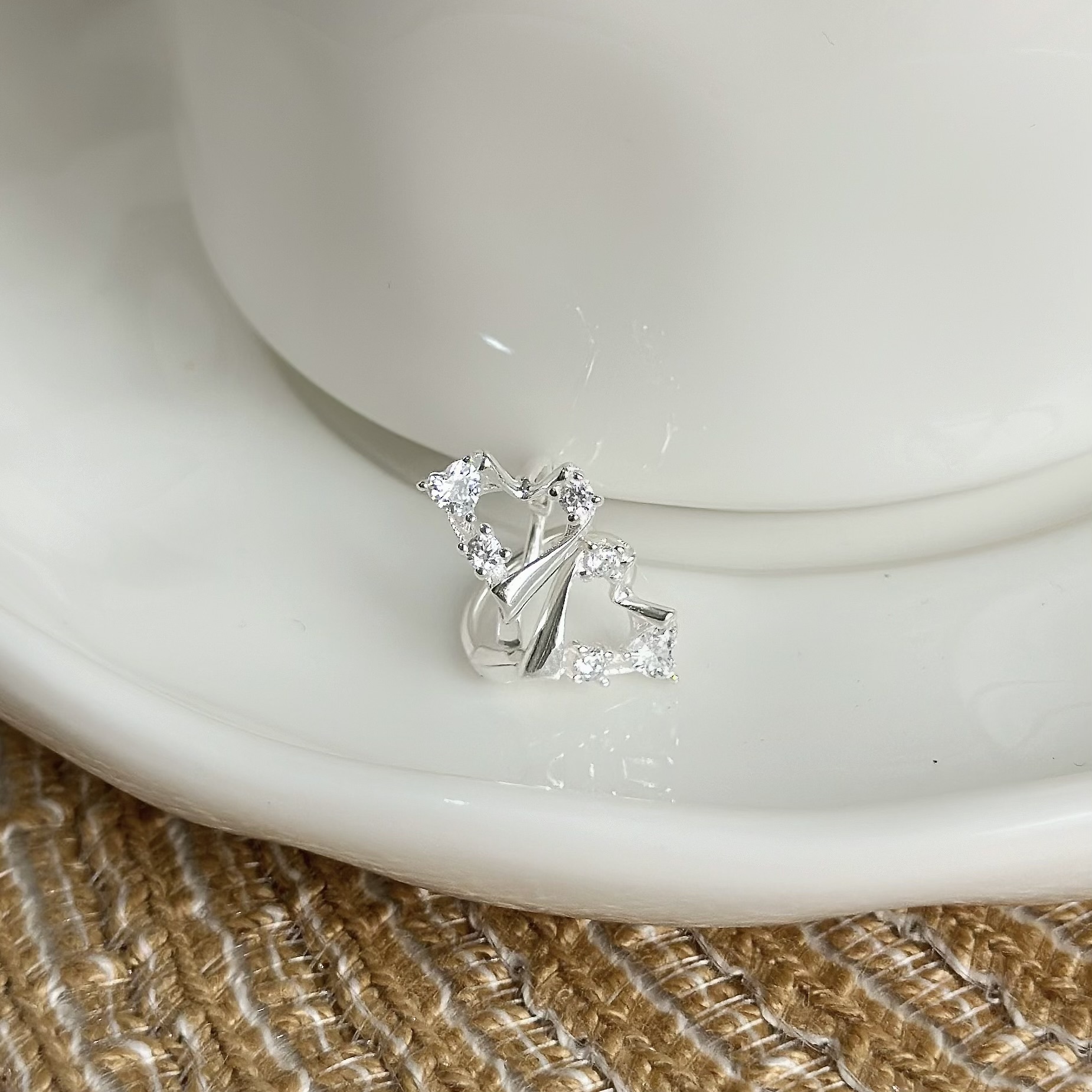 Y114排鑽鏤空愛心中圈純銀易扣