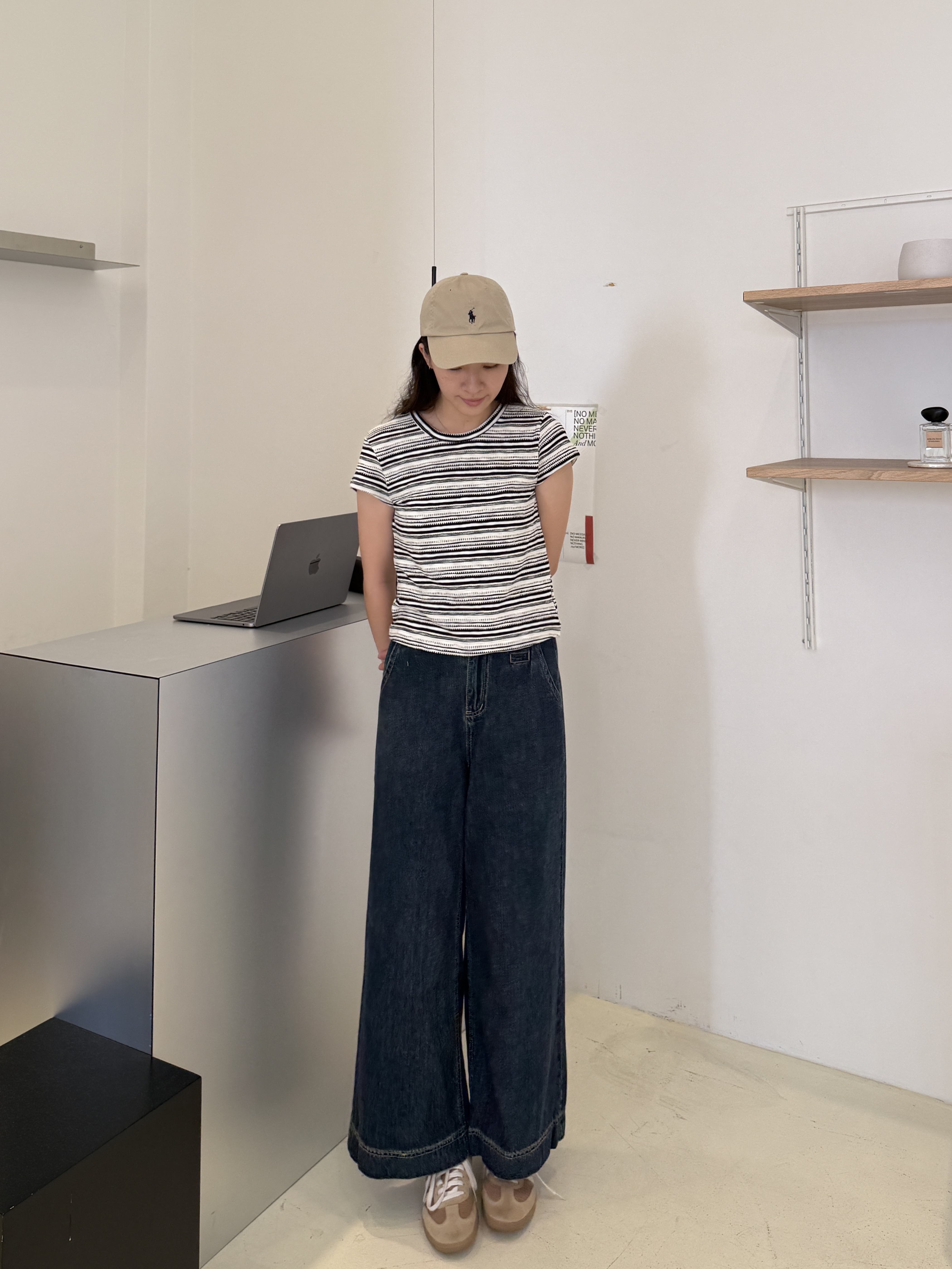 柔軟洗水小口袋造型牛仔褲(現貨深藍S)