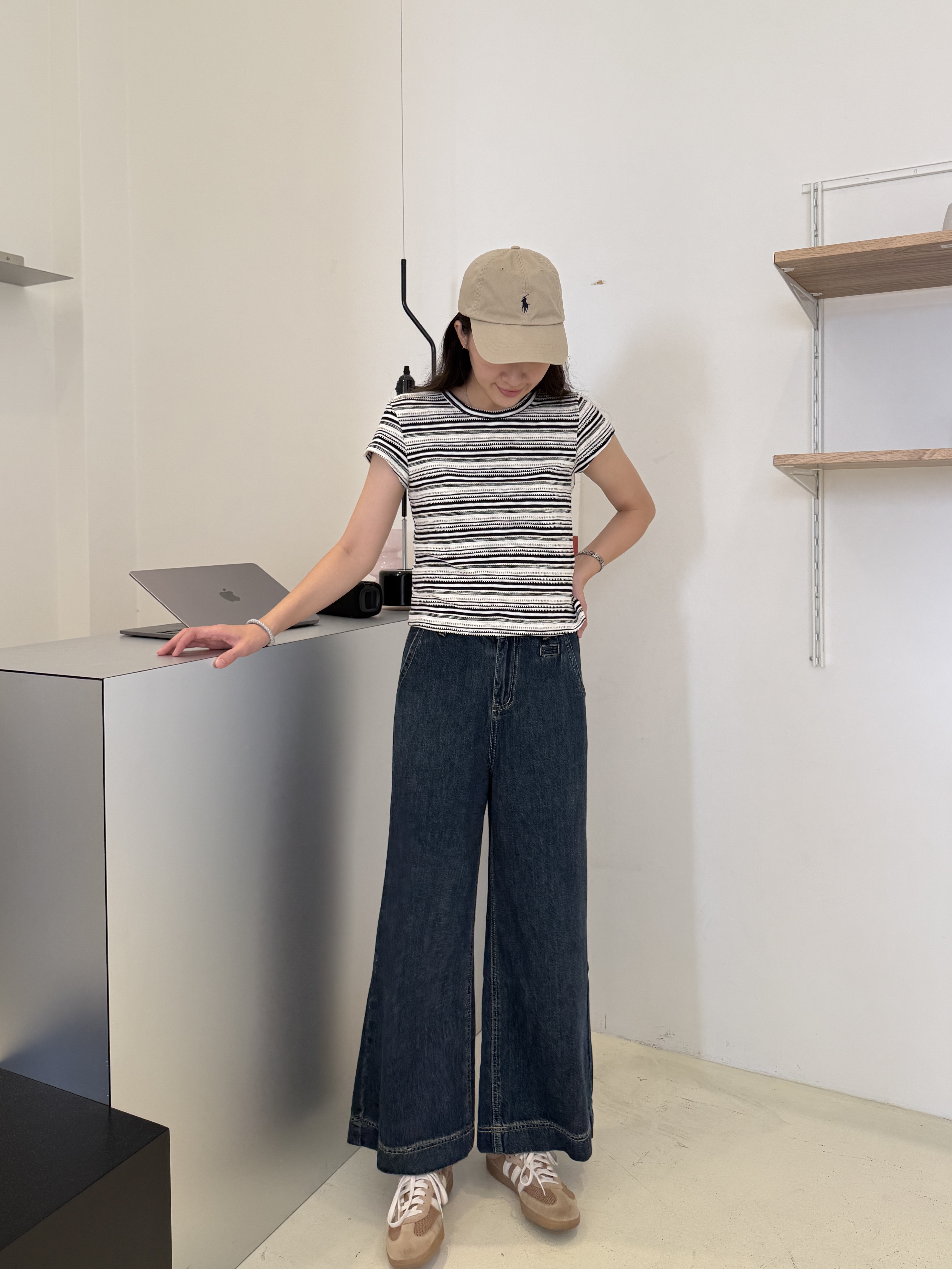 柔軟洗水小口袋造型牛仔褲(現貨深藍S)