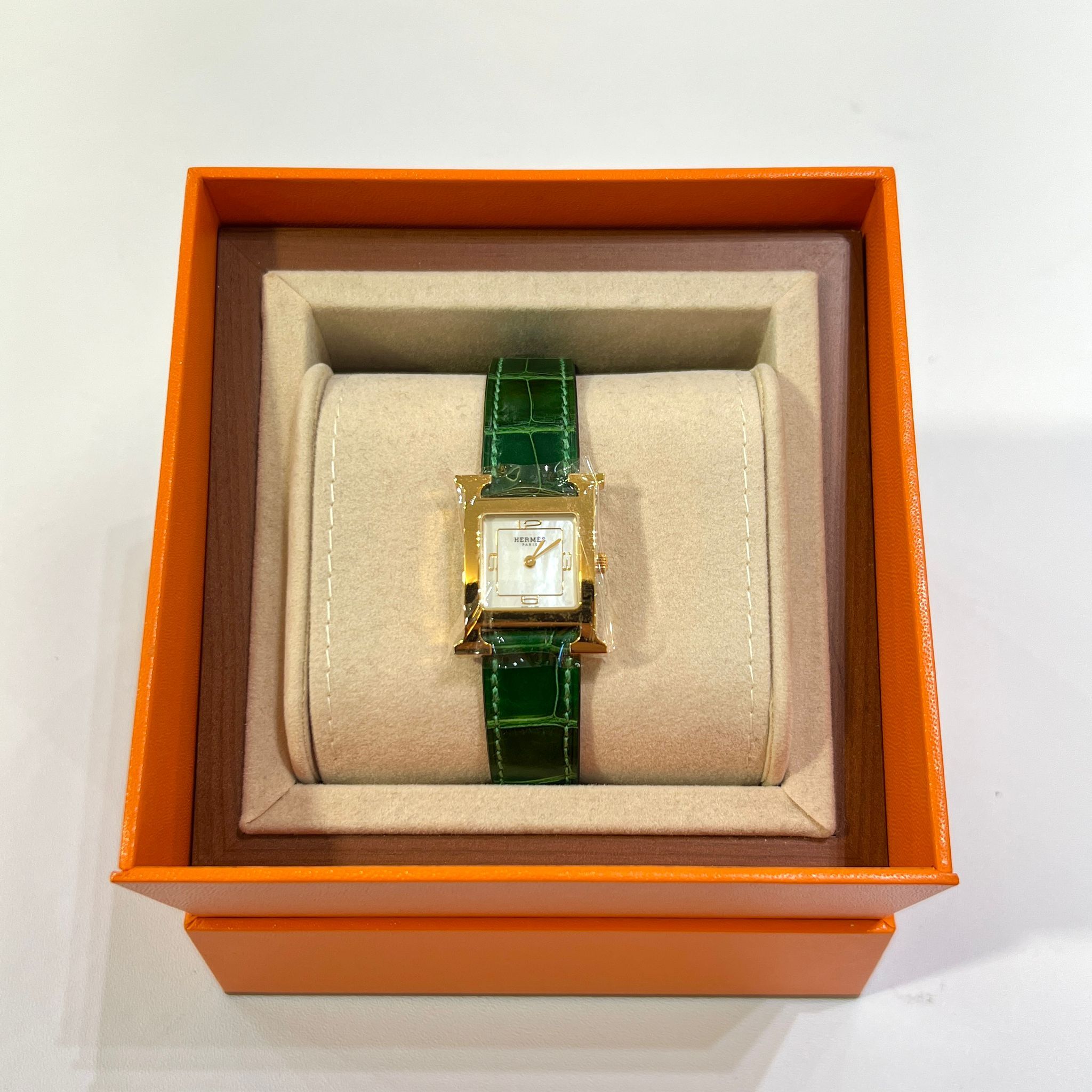 全新HERMES手錶21mm 綠色鱷魚皮帶 / 金扣 #BRAND NEW #香榭站正品