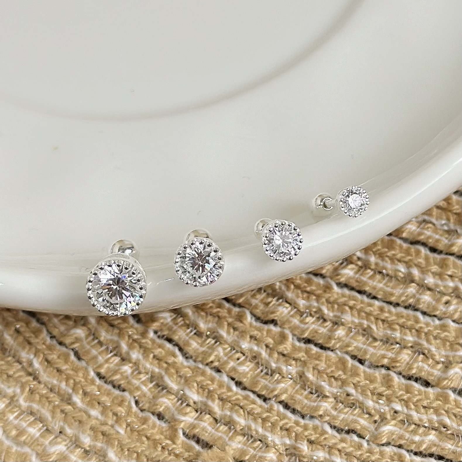 框邊單鑽純銀鎖針