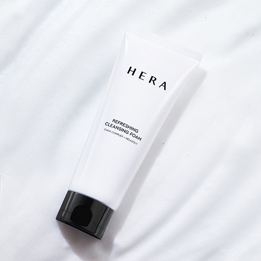 現 貨丨HERA 亮白保濕洗面乳 Refreshing Cleansing Foam 50g