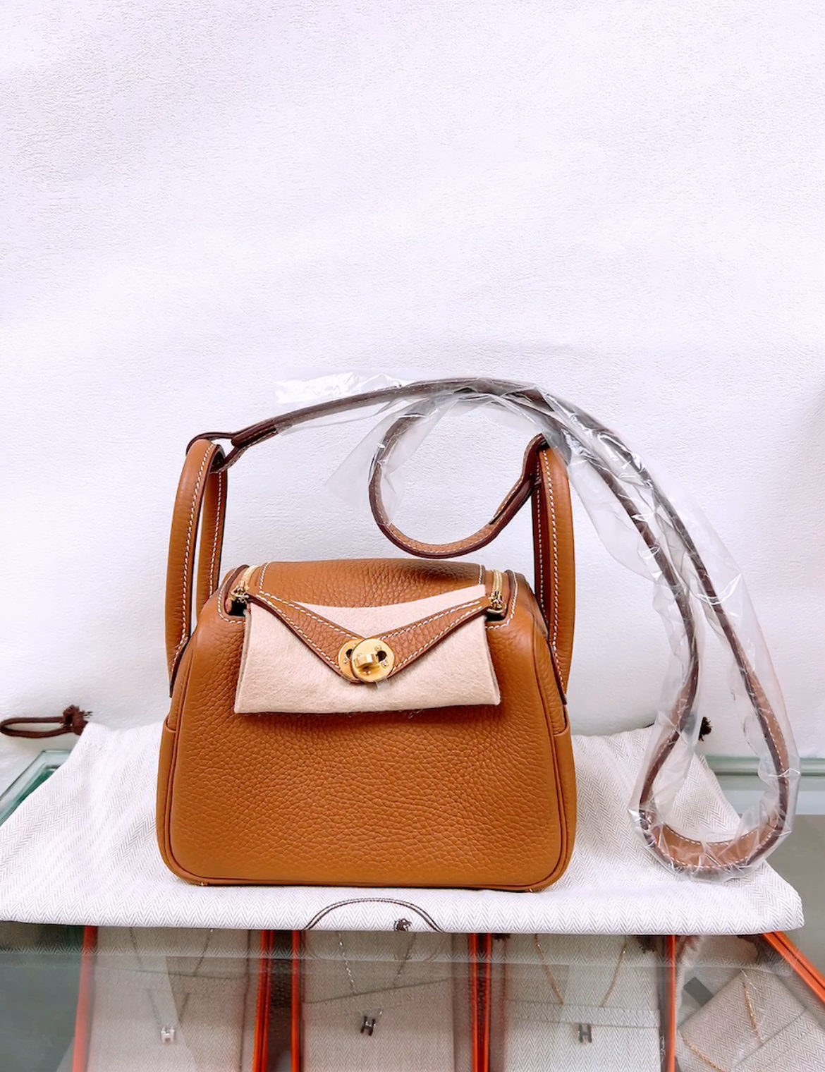 *Brand New* Hermes mini lindy (gold GHW/ stamp K)