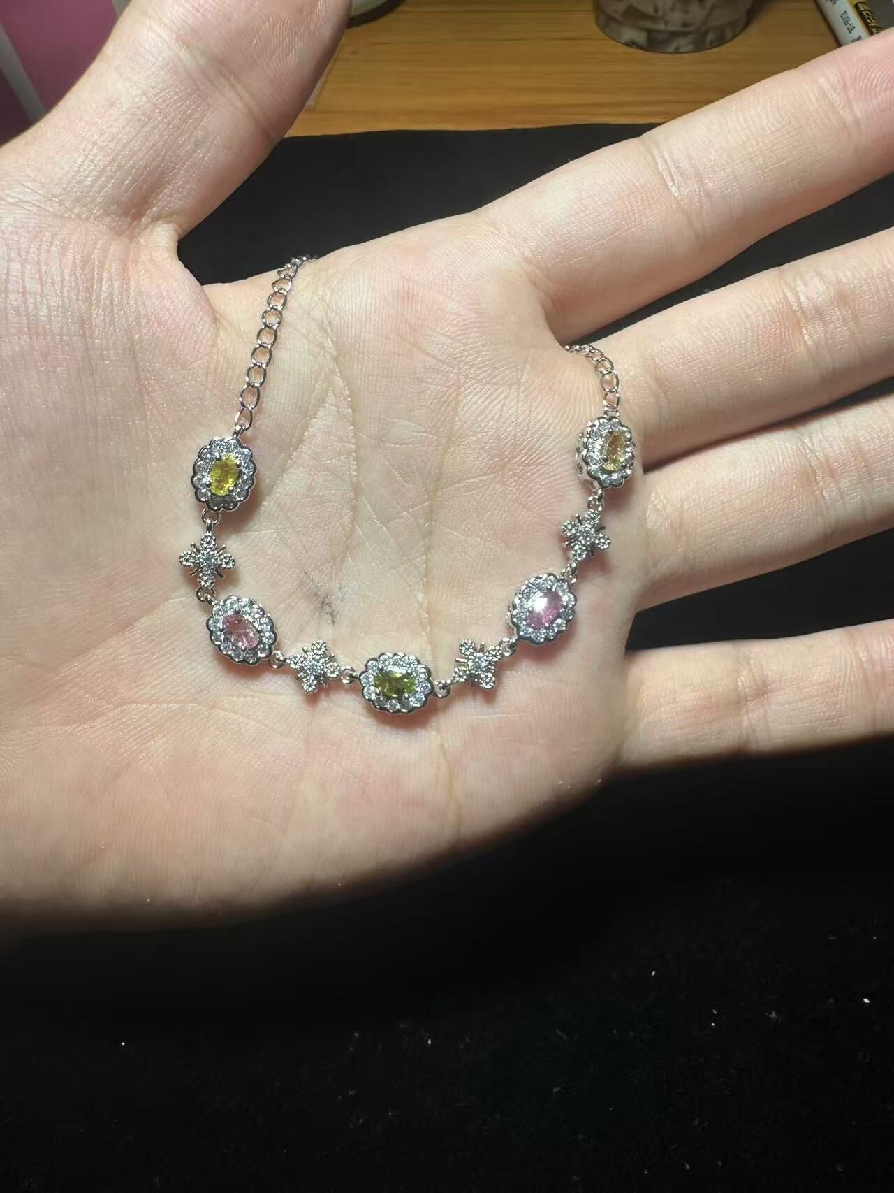 260409 - F90 彩碧璽橢圓十字架款半銀手鏈