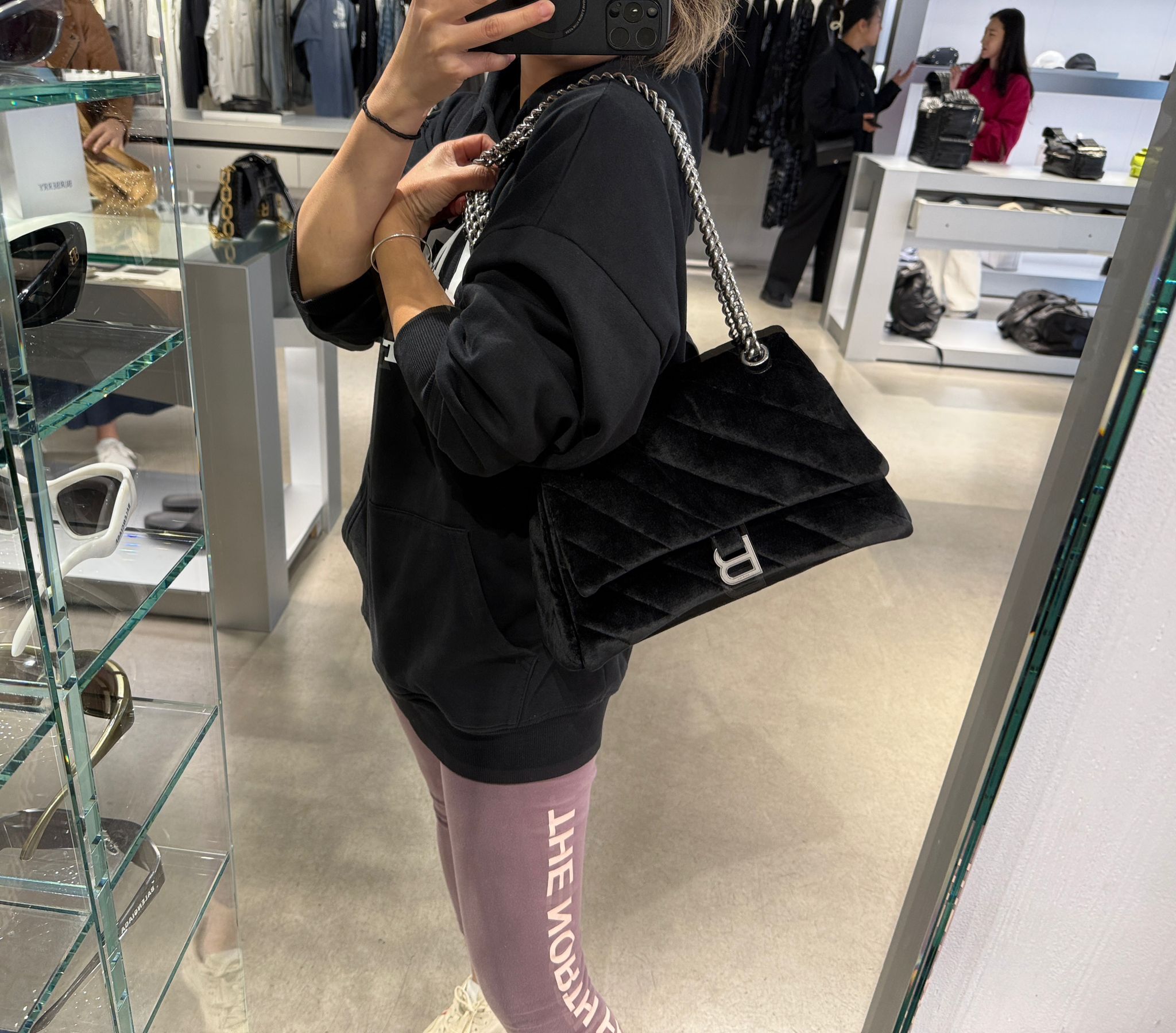 Balenciaga Quilted Fluid Velvet Crush chian bag Black 716393