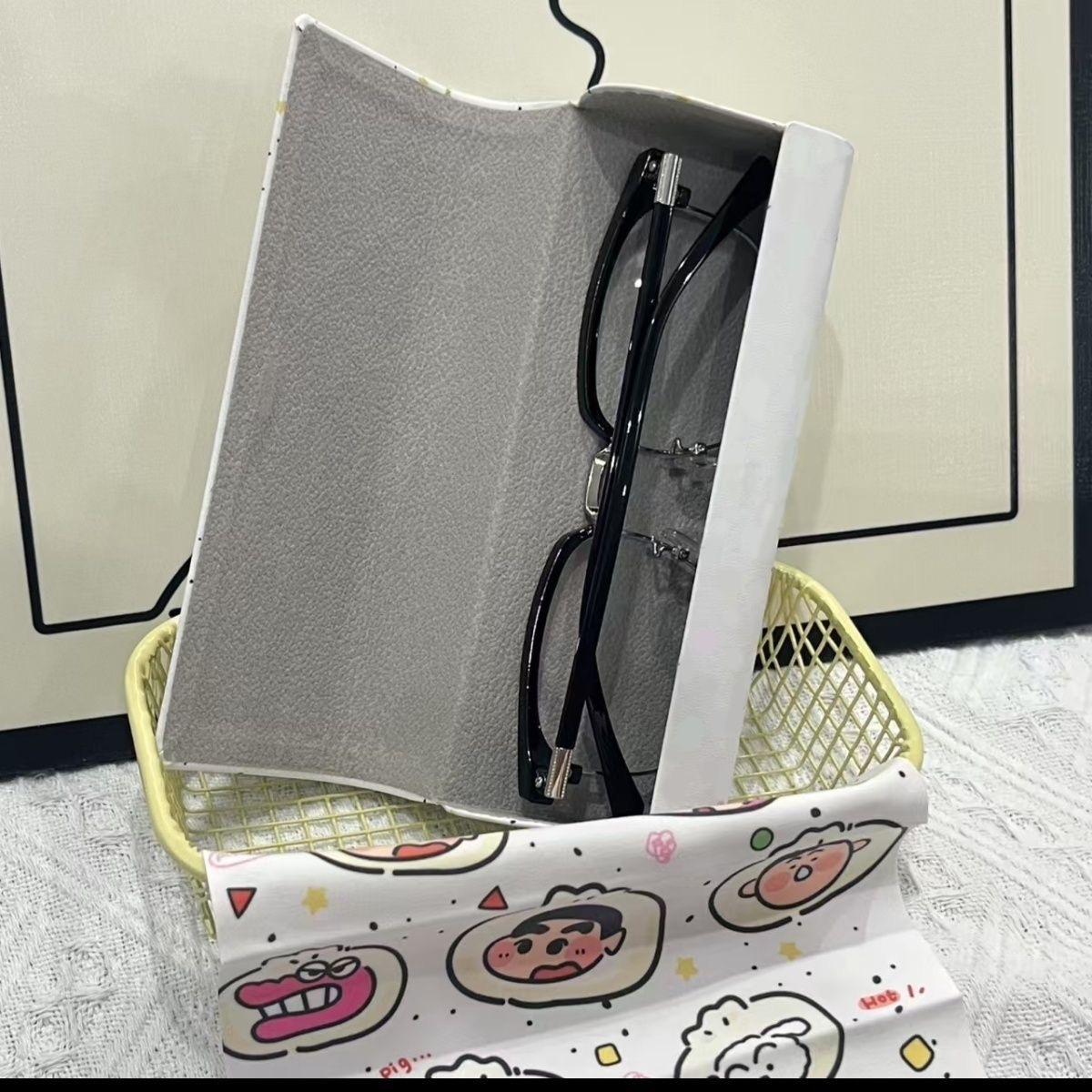 第十期预购 蜡笔小新 眼镜盒+抹布