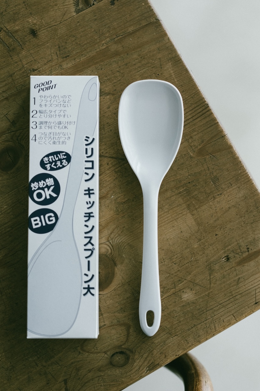 下村企販日本製好撈好鏟耐熱200°C淺型拌炒匙（白）