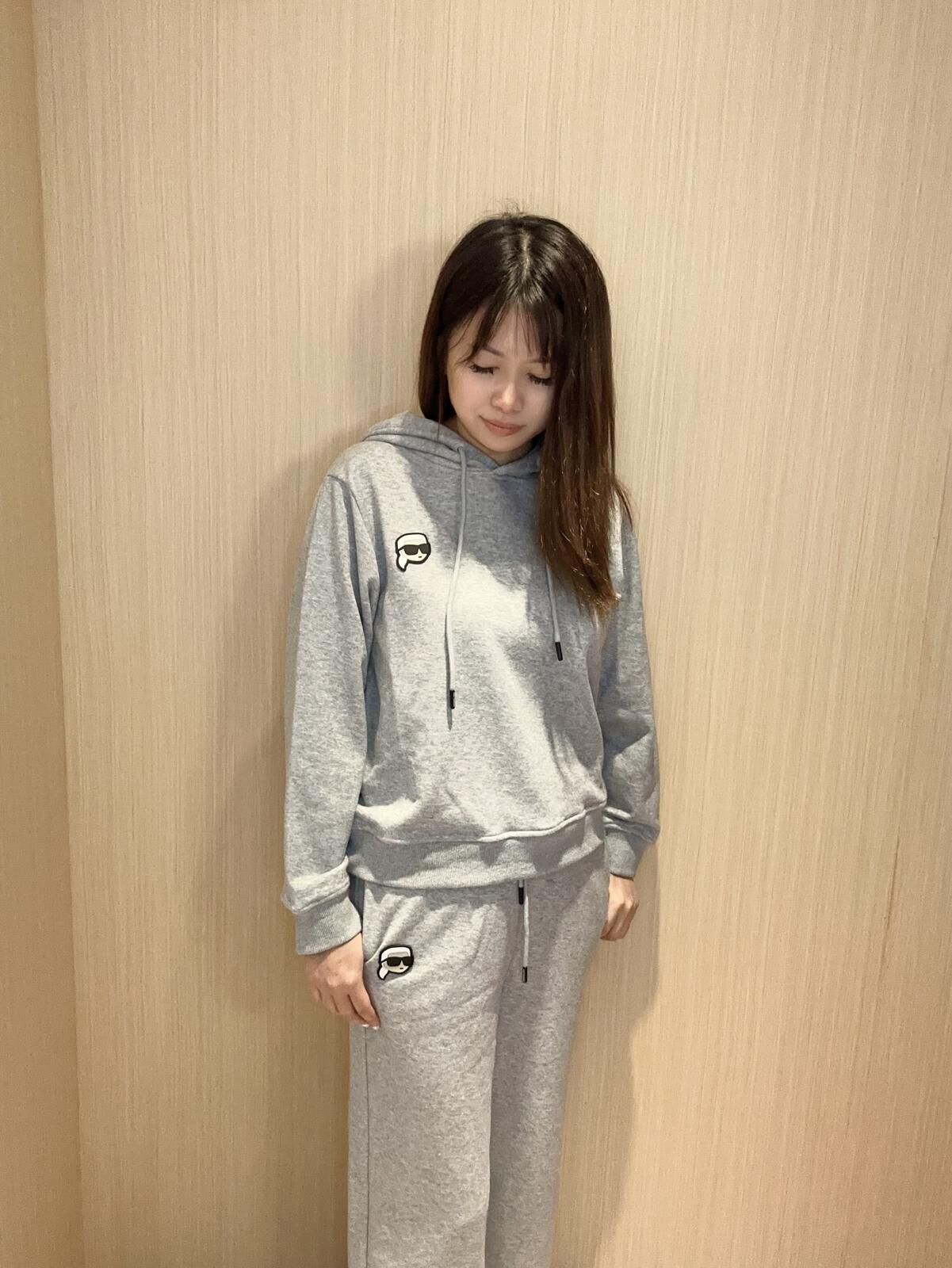 Karl 灰色運動套裝 女款