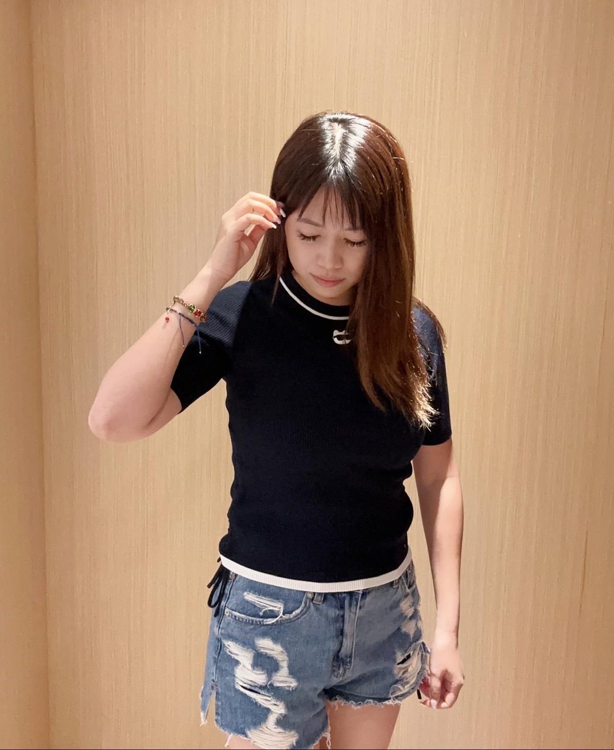 Karl 深藍白邊小貓彈力 Tee 女款