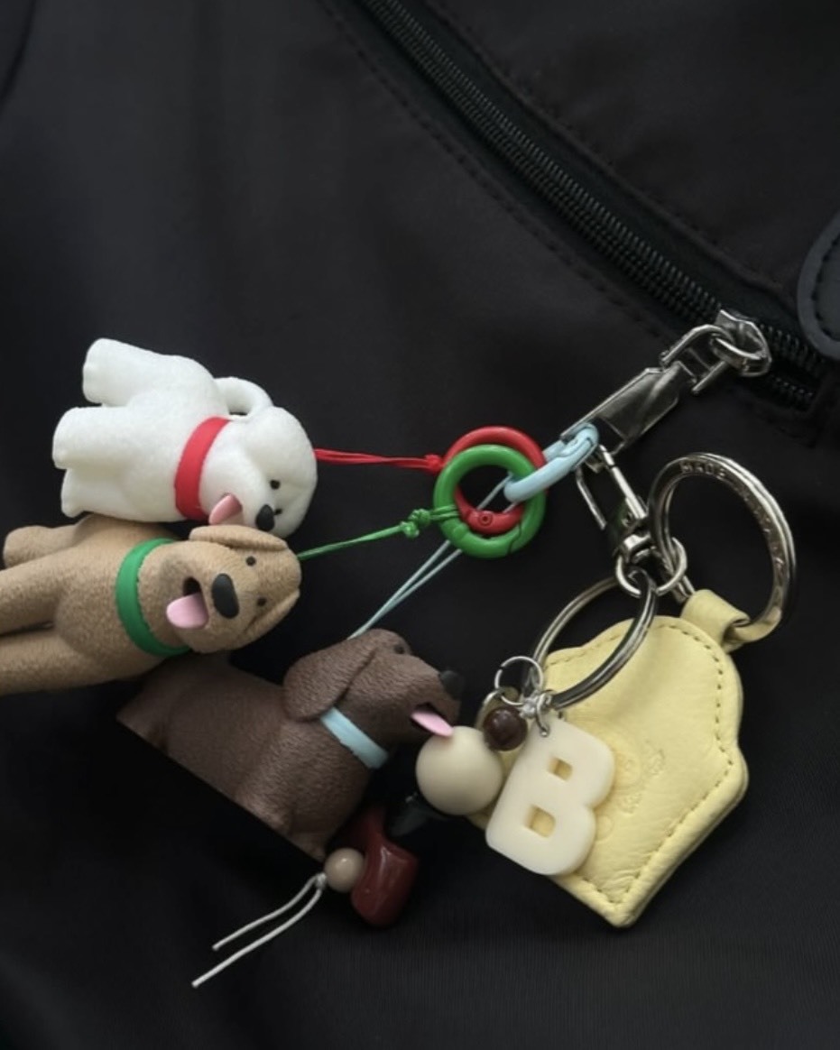 <熱狗小隊🌭>泰國爆紅文創 Hot dog 伸舌頭狗狗吊飾🐶