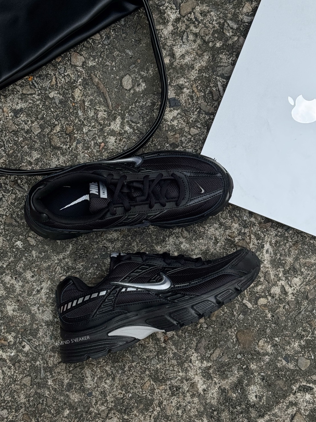 Nike Initiator 復古黑銀