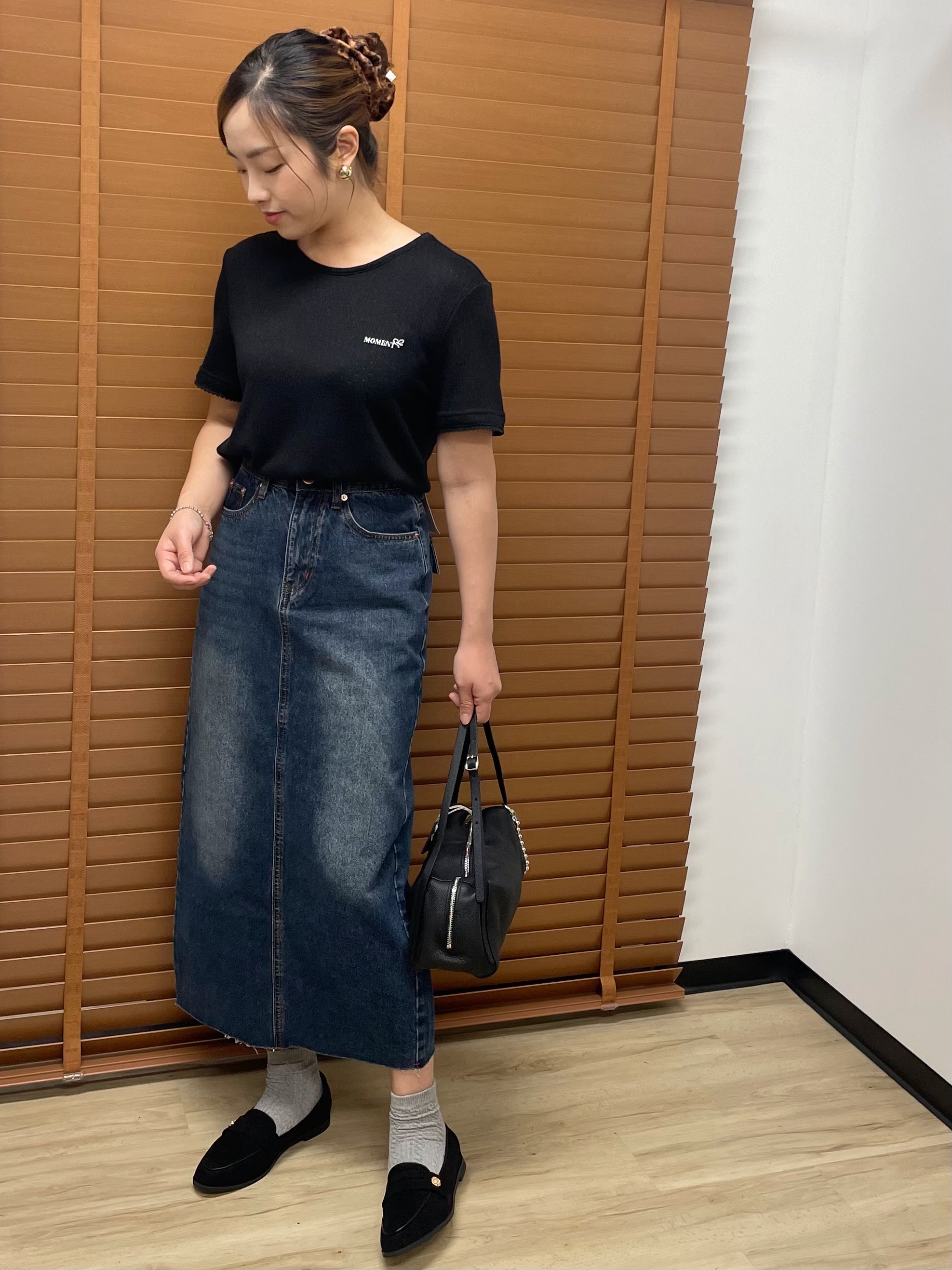 #228N528 Slim，紅線highlight後鈕翻口袋牛仔半裙