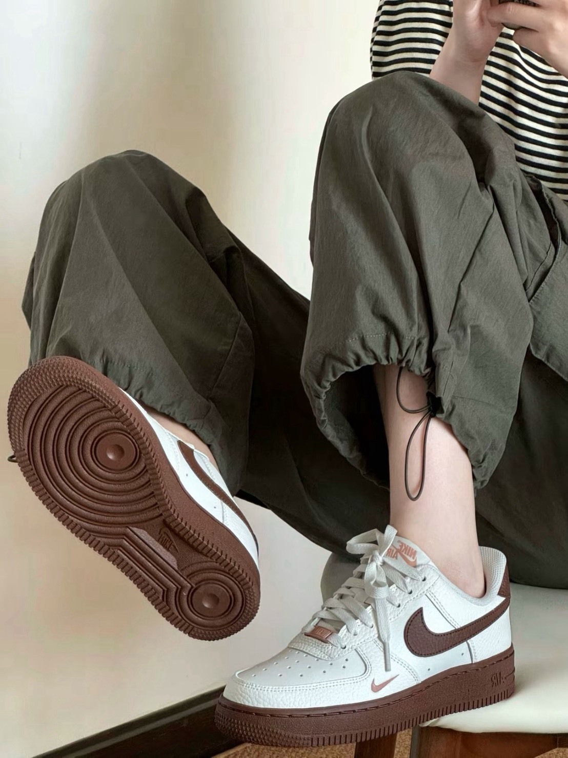 Nike Air Force 1 咖啡牛奶