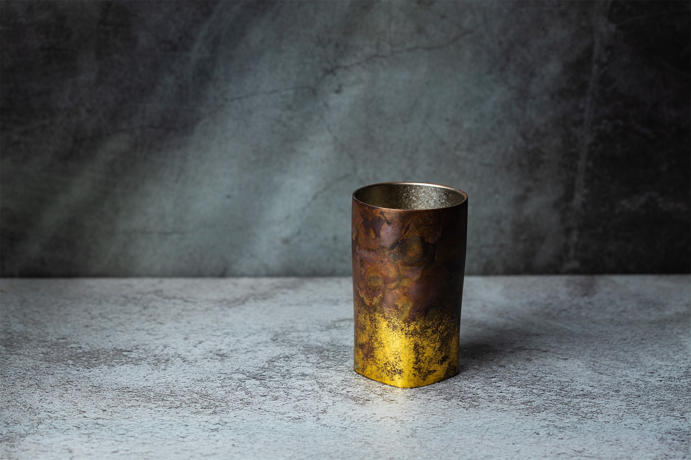 鈦造 x 折井著色所 x 箔座｜鈦方杯｜鈦焠之美【鎏金地嶼赤】｜雙層結構｜300ml 木盒裝