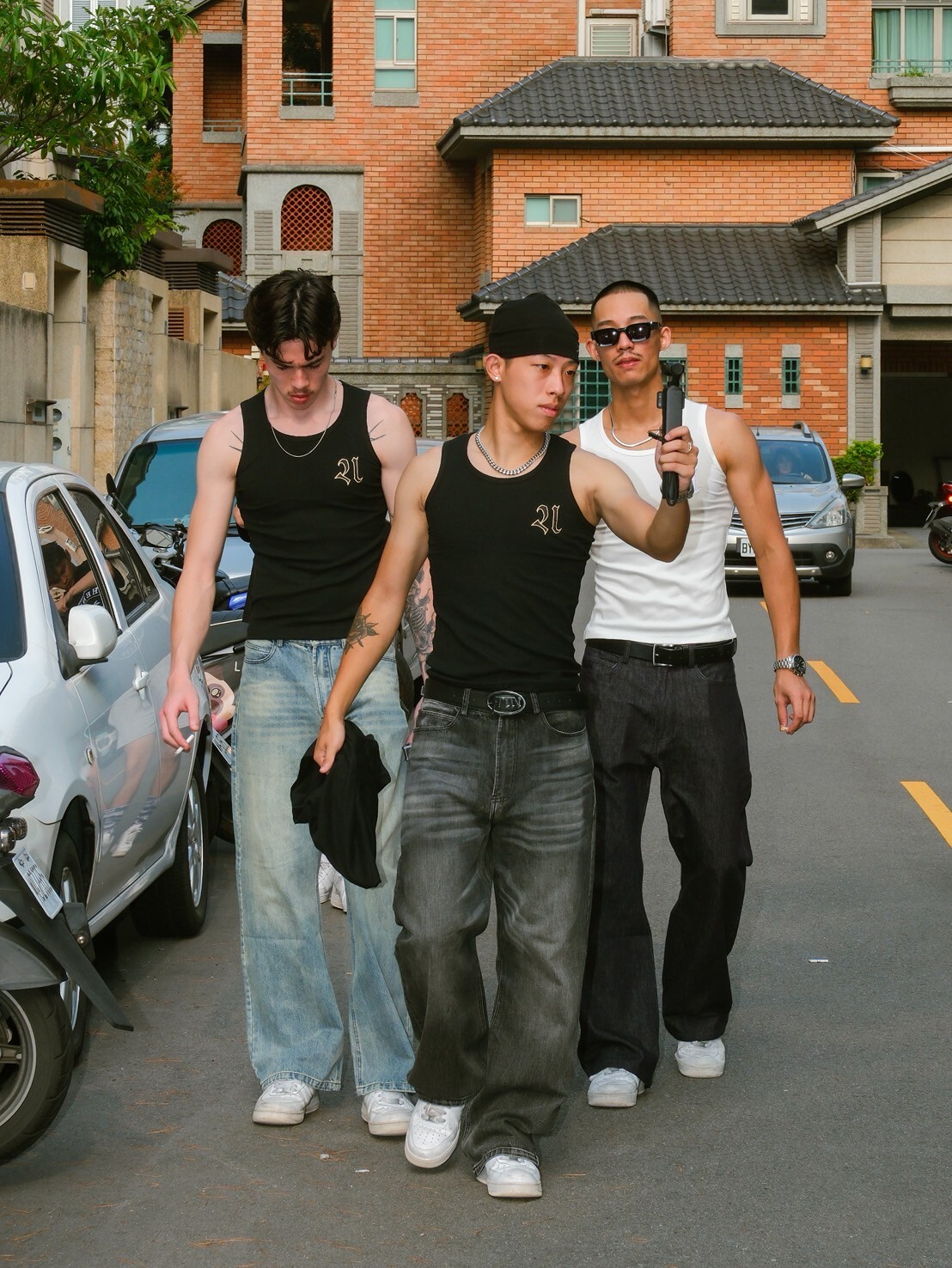 ATONE STUDIO 刺繡Logo合身顯壯背心 “21 TANK TOP”