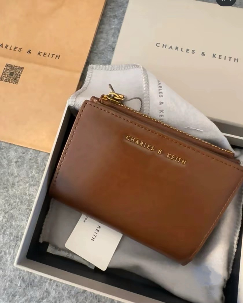 Charles&Keith Harmonee 拉鍊短銀包 - 巧克力 / 象牙白