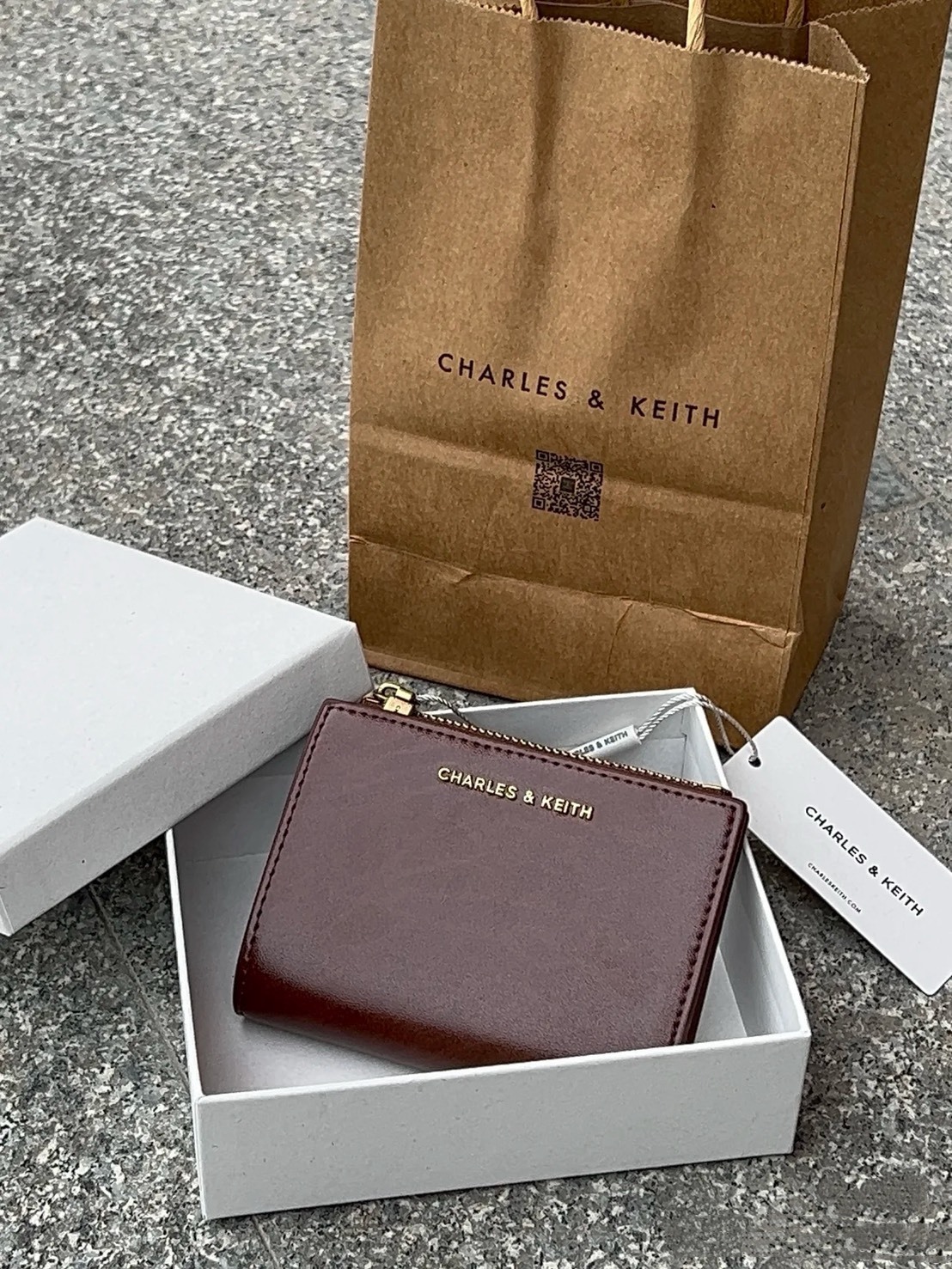 Charles&Keith Harmonee 拉鍊短銀包 - 巧克力 / 象牙白