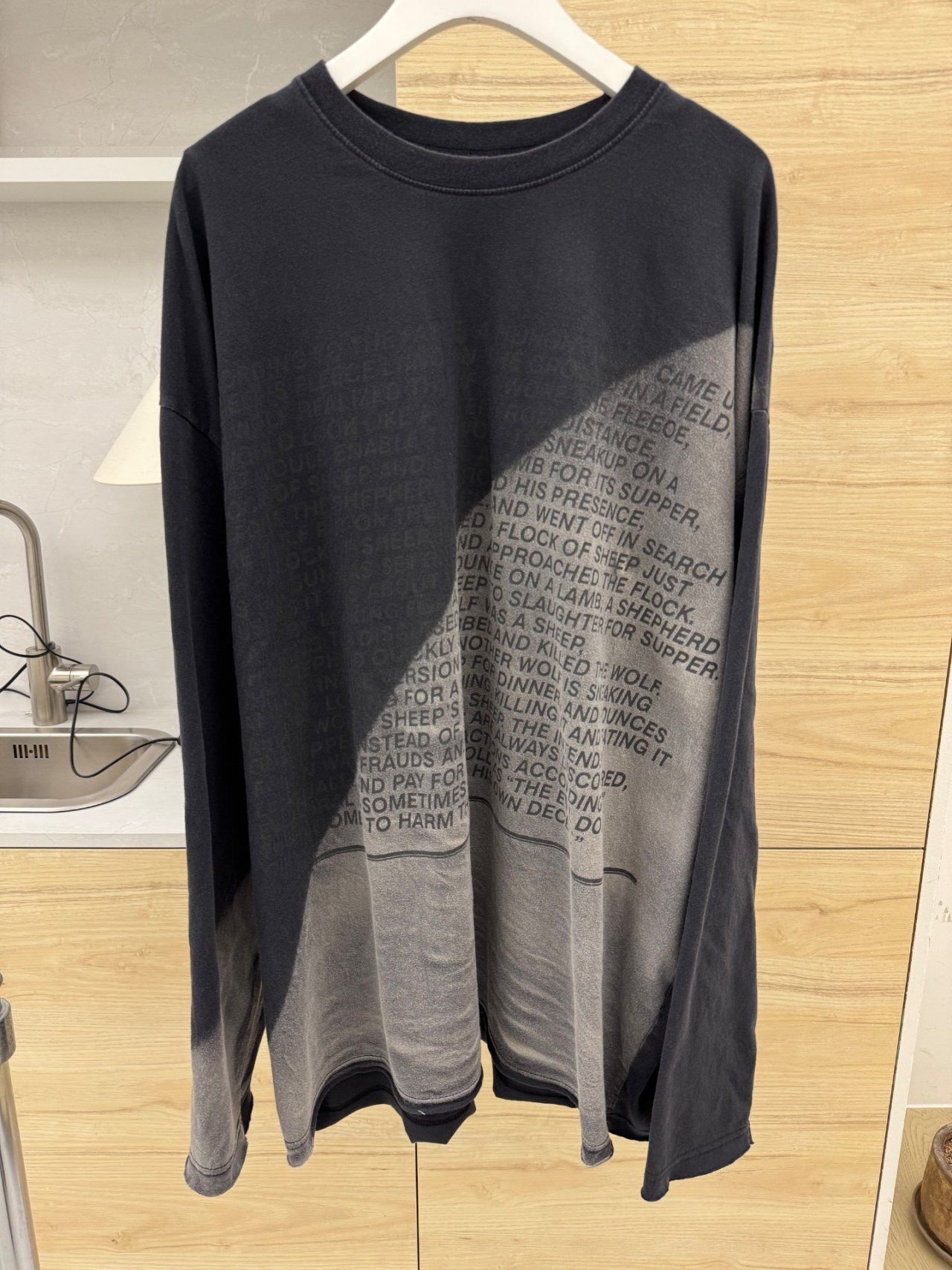 仿污英文字長袖衫 GLAMOUR-115T