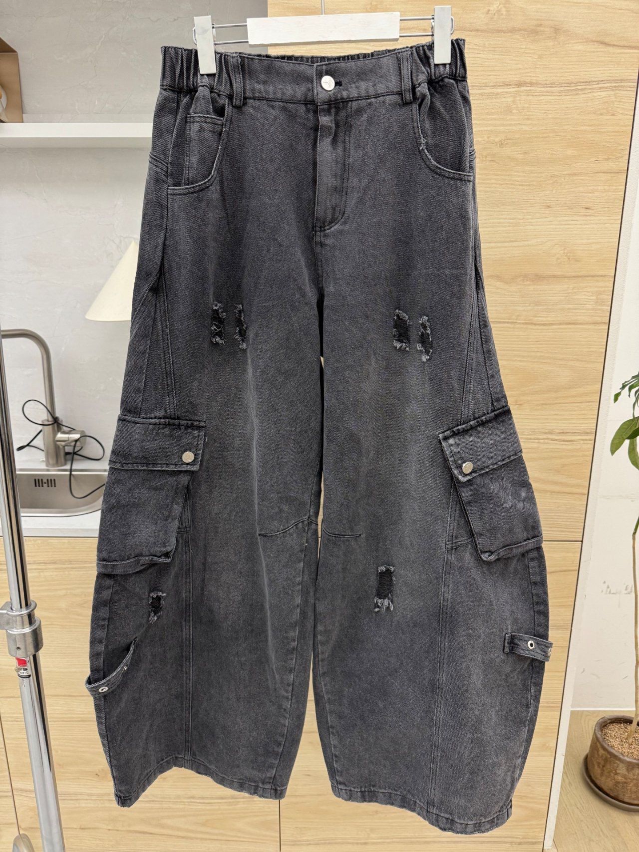 淨色工裝鬆身牛仔彎刀褲 GLAMOUR-116P