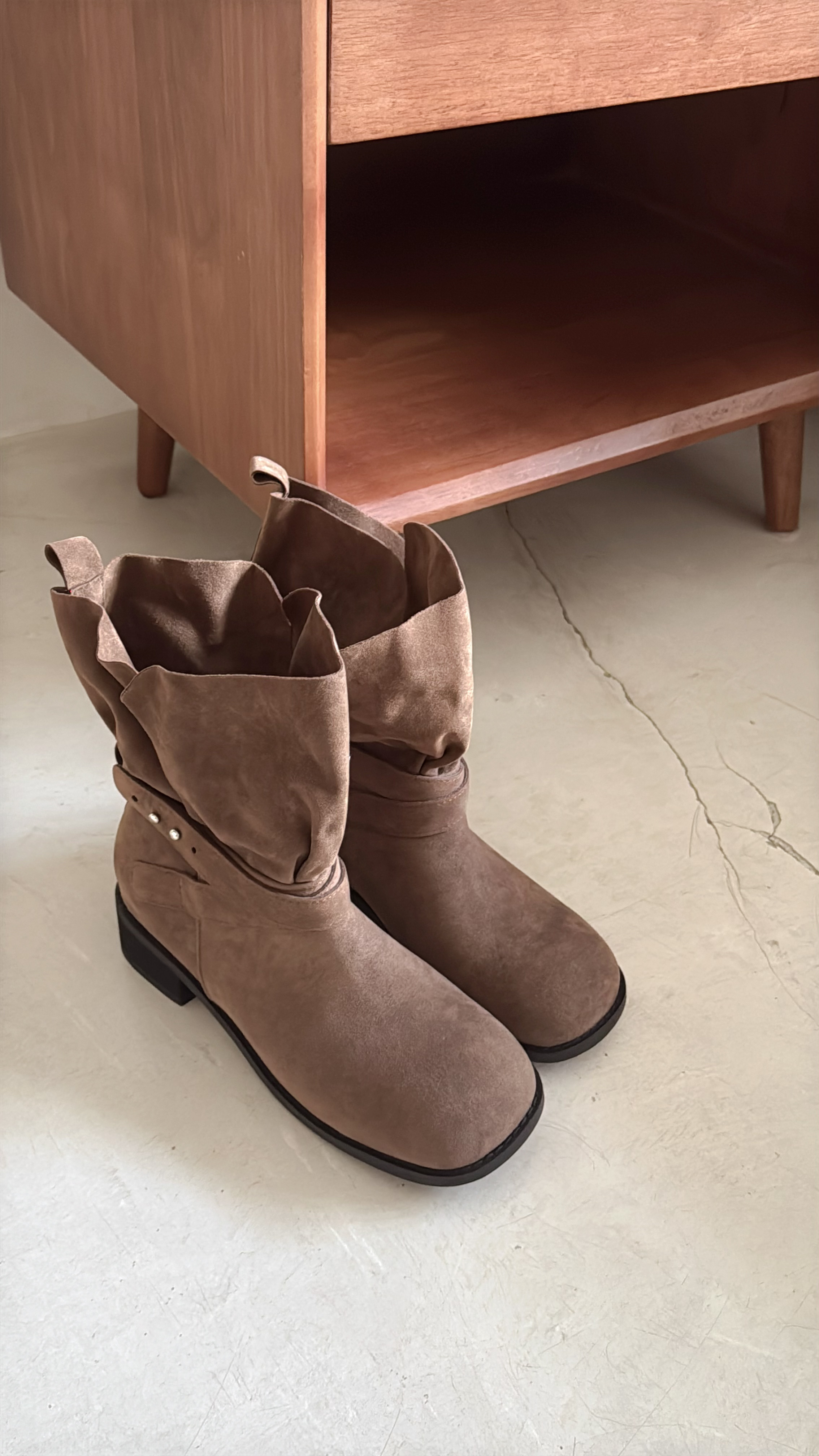 磨砂皮不規側短boots