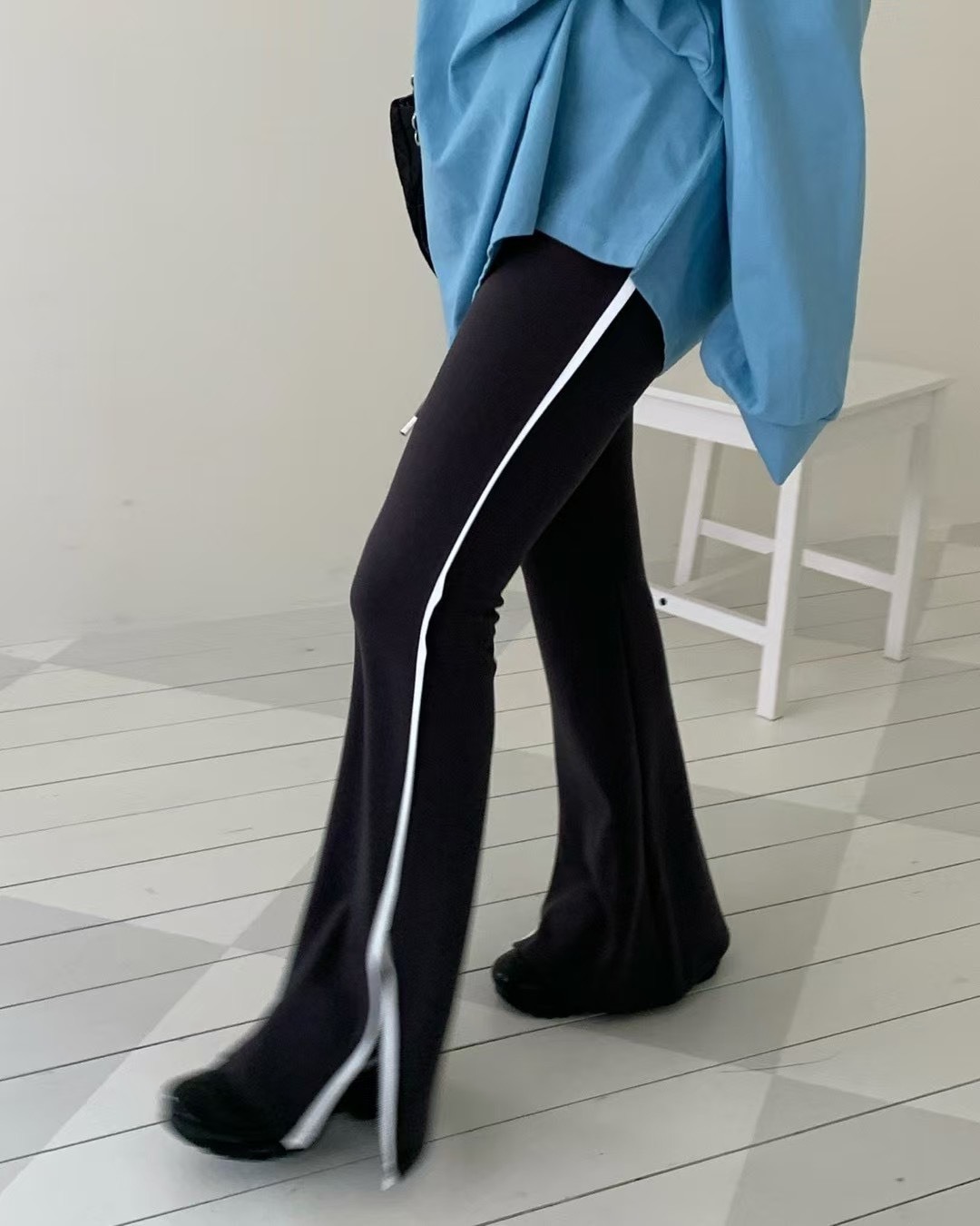 側邊條喇叭長褲