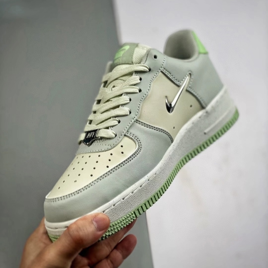 NIKE AIR FORCE 1 '07 SE NEXT NATURE 白綠 灰綠 米白綠 金屬銀 液態銀 小勾 女鞋 FN8540-001