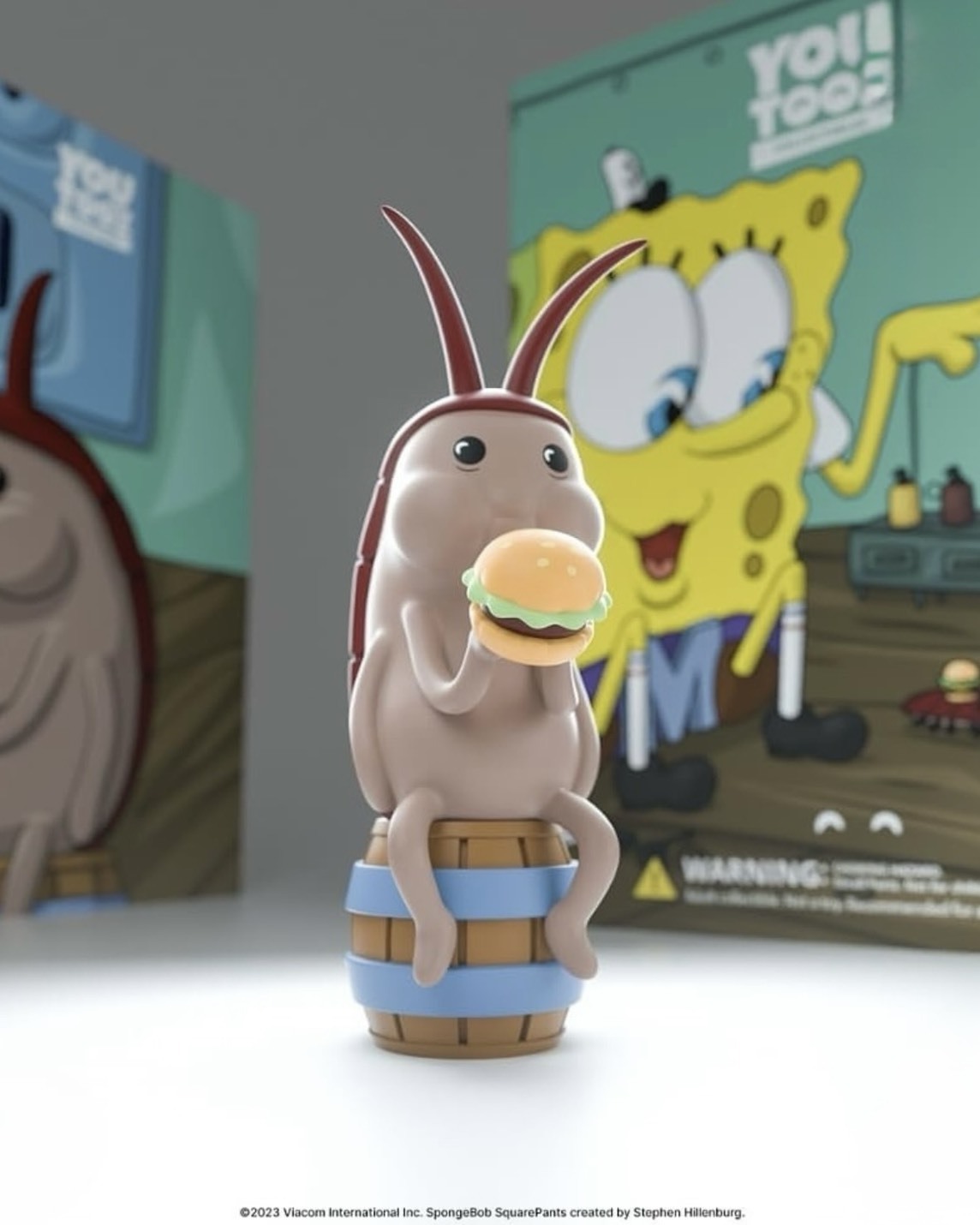 <官方正版>Youtooz 海綿寶寶 蟑螂吃漢堡 4.8吋 搪膠 公仔 經典迷音