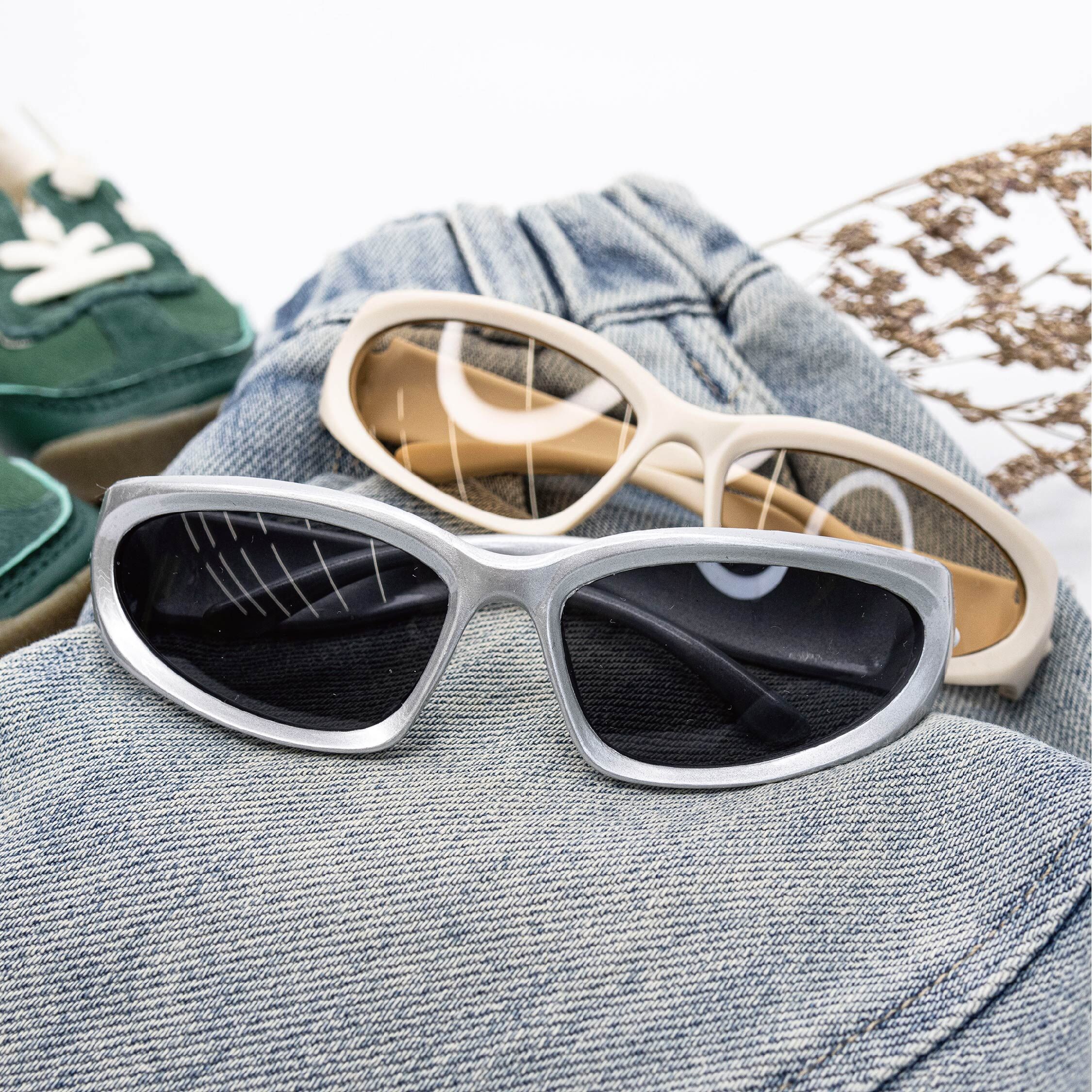 【JA0402】圓弧護目防曬墨鏡＊二色