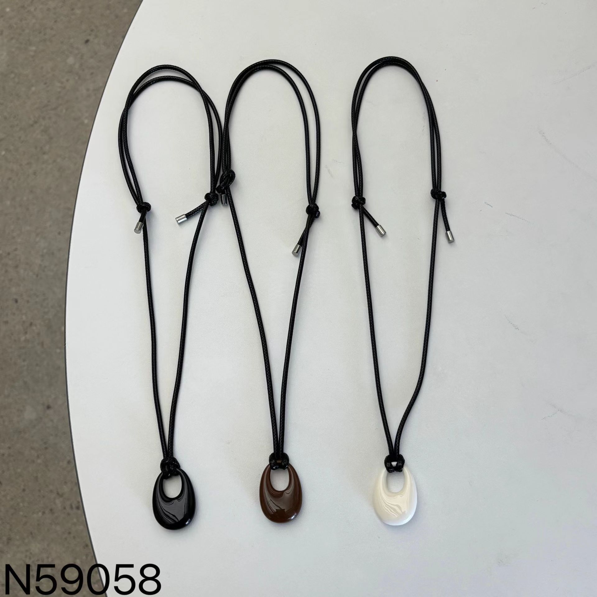 UA31鏤空水滴吊墜頸鏈