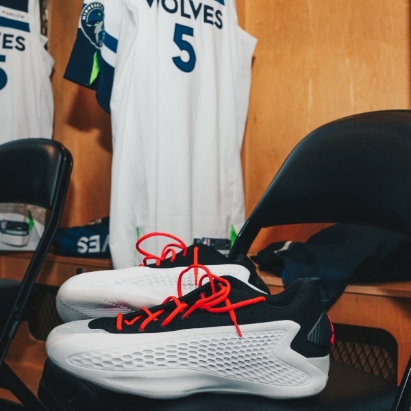 ADIDAS 籃球鞋 AE 1 LOW 黑白 愛德華茲 低筒 男 JQ6140