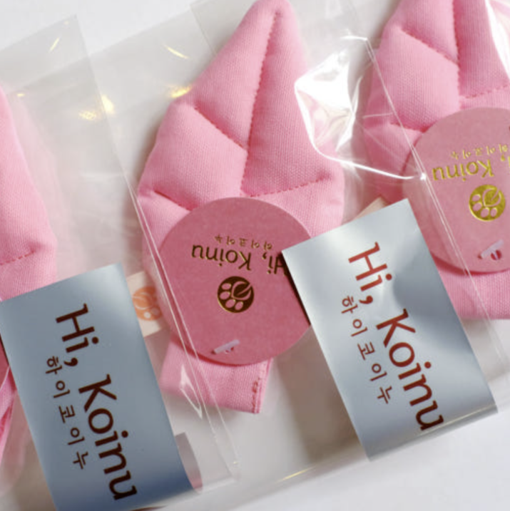 HIKOINU｜粉色大樹葉