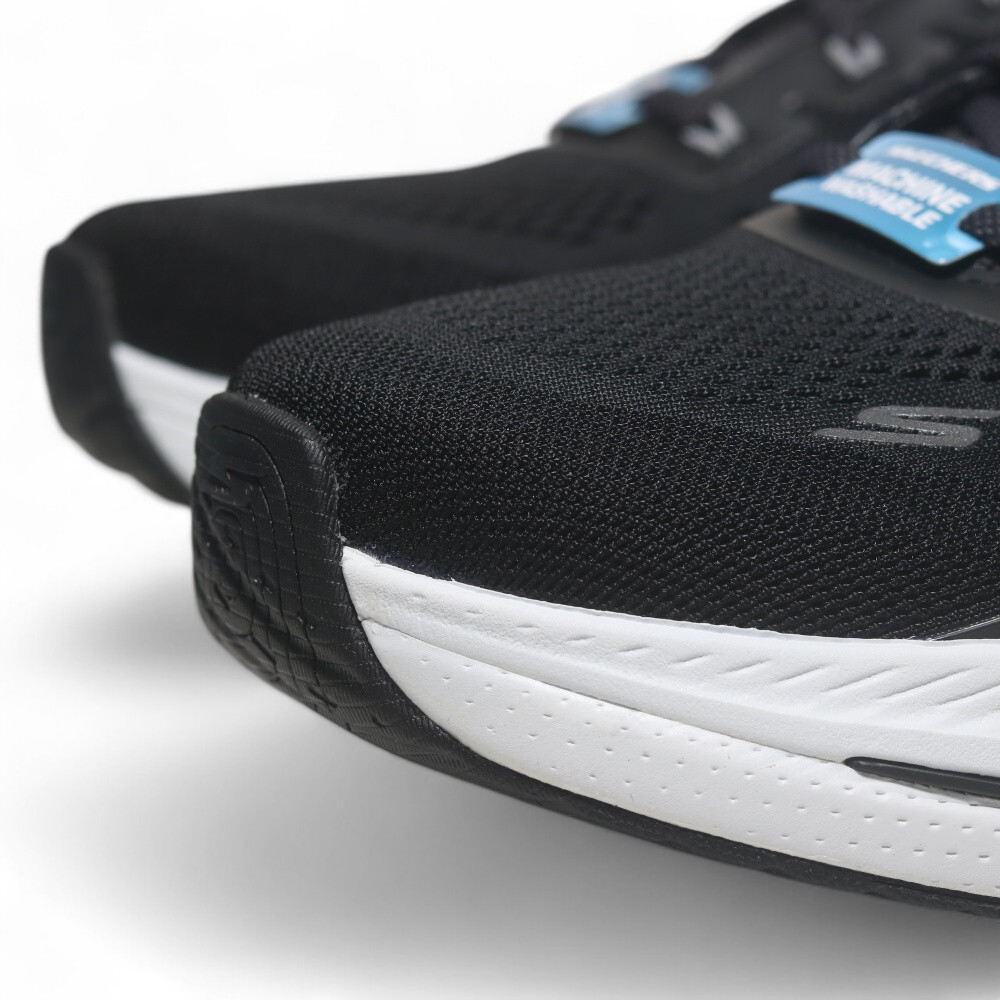 SKECHERS 慢跑鞋 GO RUN MAX CUSHIONING 黑白 固特異 男 220509BKW
