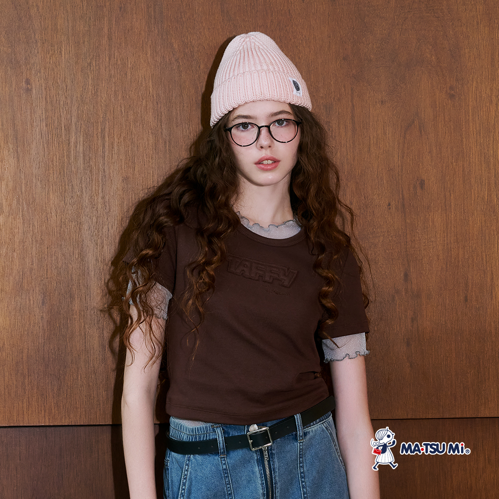 MA‧TSU Mi 簡約立體貼布繡LOGO上衣(白.咖)