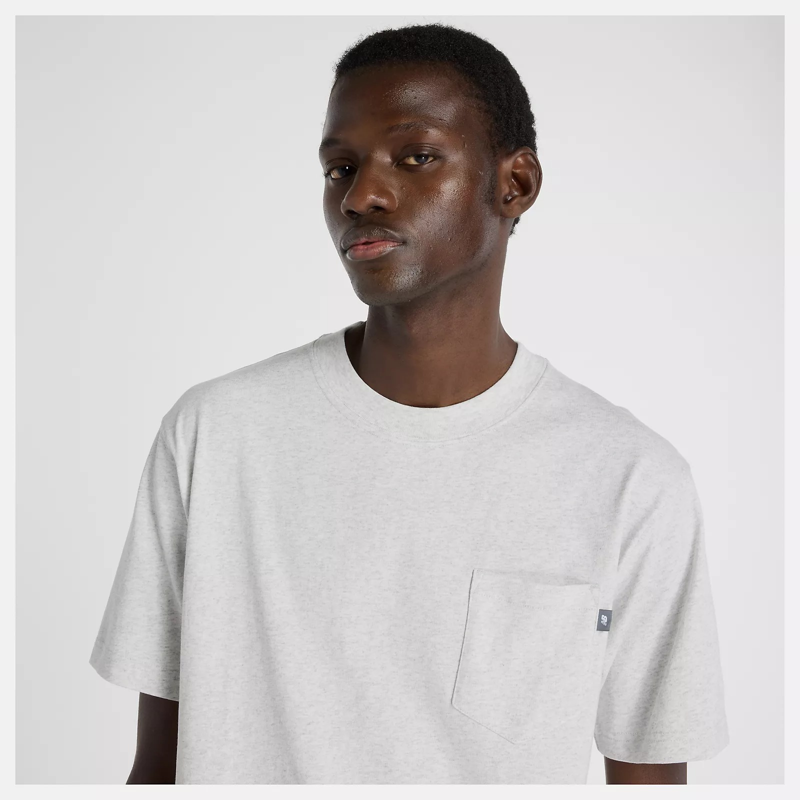 NEW BALANCE 短T NB 淺灰 口袋T 短袖 上衣 男 MT51501AHH