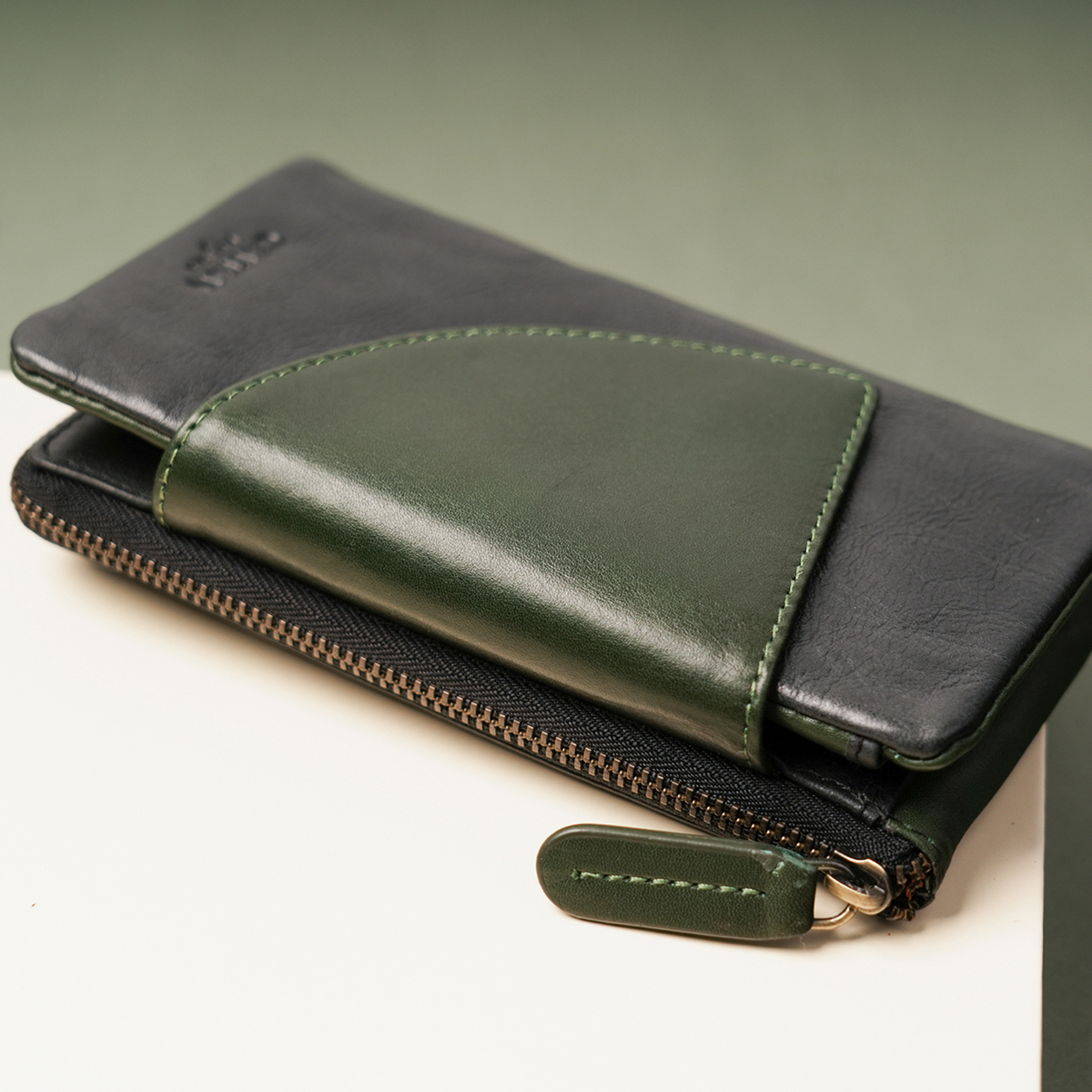 【招財母錢包💰】午夜森林真皮筆記式撞色中夾 bk/gr (075259bk/gr)