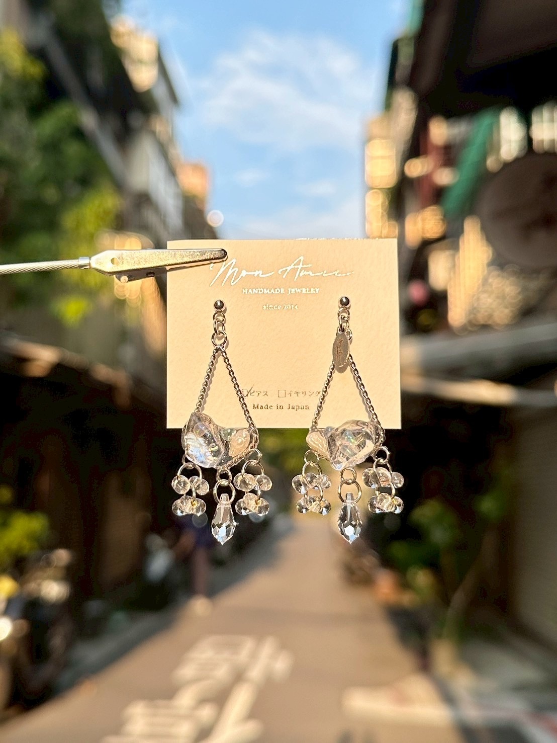 [Mon Amie] 菱形水晶吊燈耳環 | 銀色 | NO.9 | 耳針