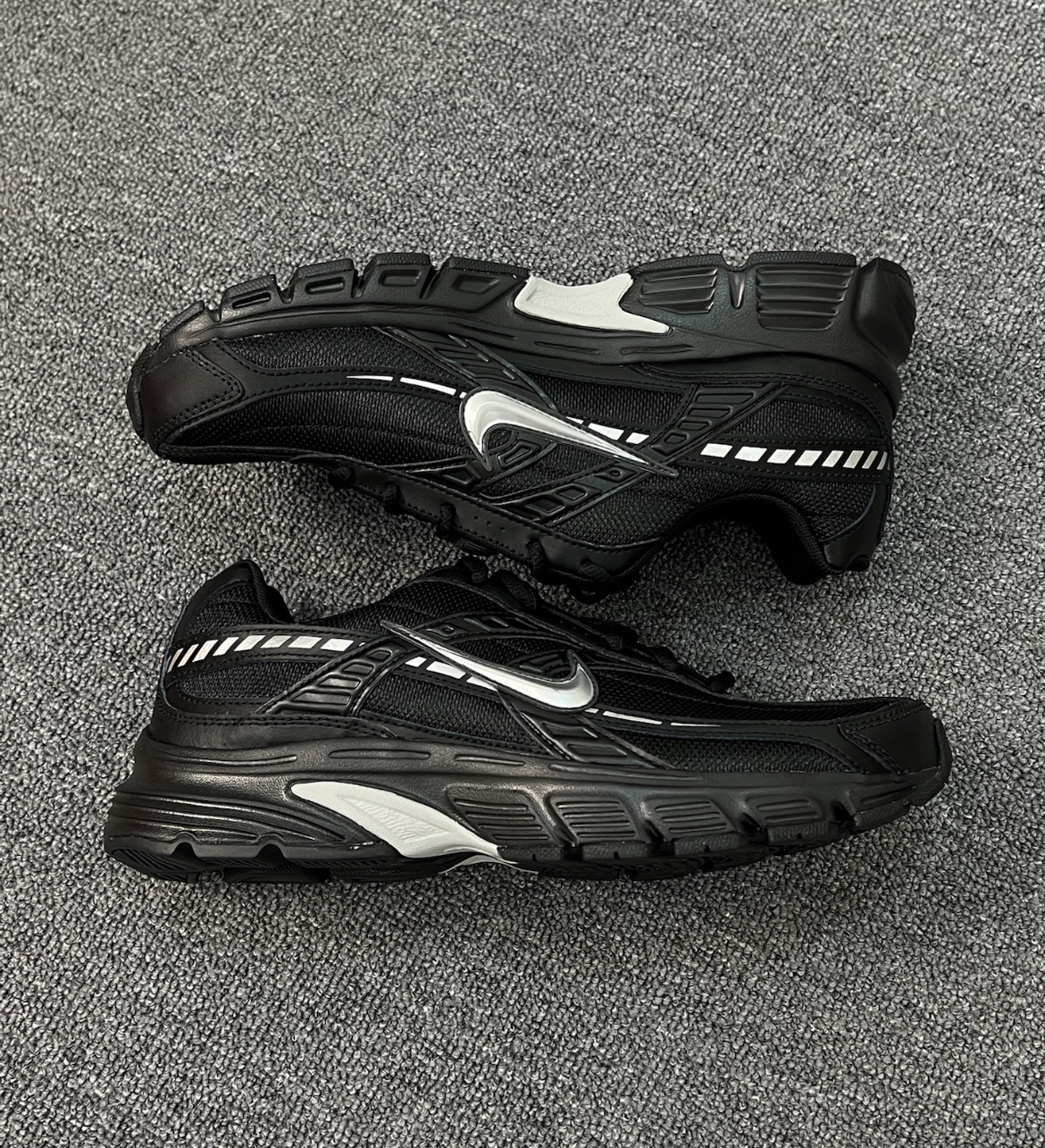 男鞋 NIKE INITIATOR 'Dark Smoke' 黑銀 休閒 復古 緩震 老爹鞋 慢跑鞋【IB4595-001】