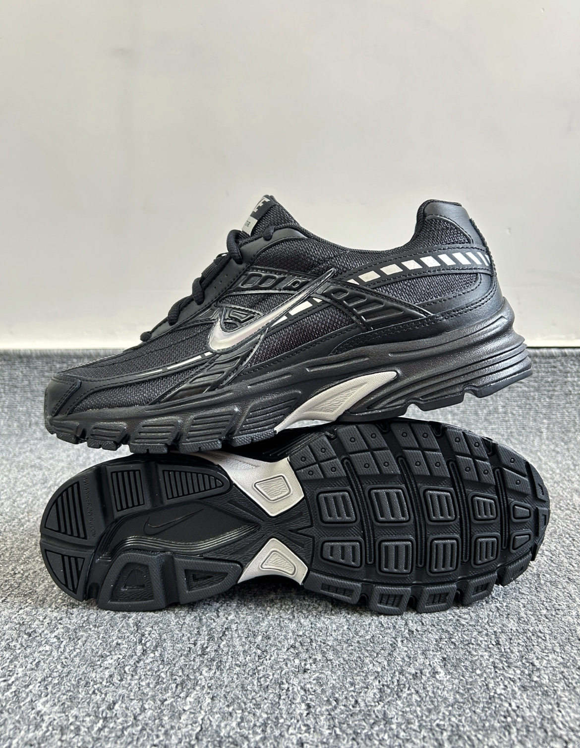 男鞋 NIKE INITIATOR 'Dark Smoke' 黑銀 休閒 復古 緩震 老爹鞋 慢跑鞋【IB4595-001】