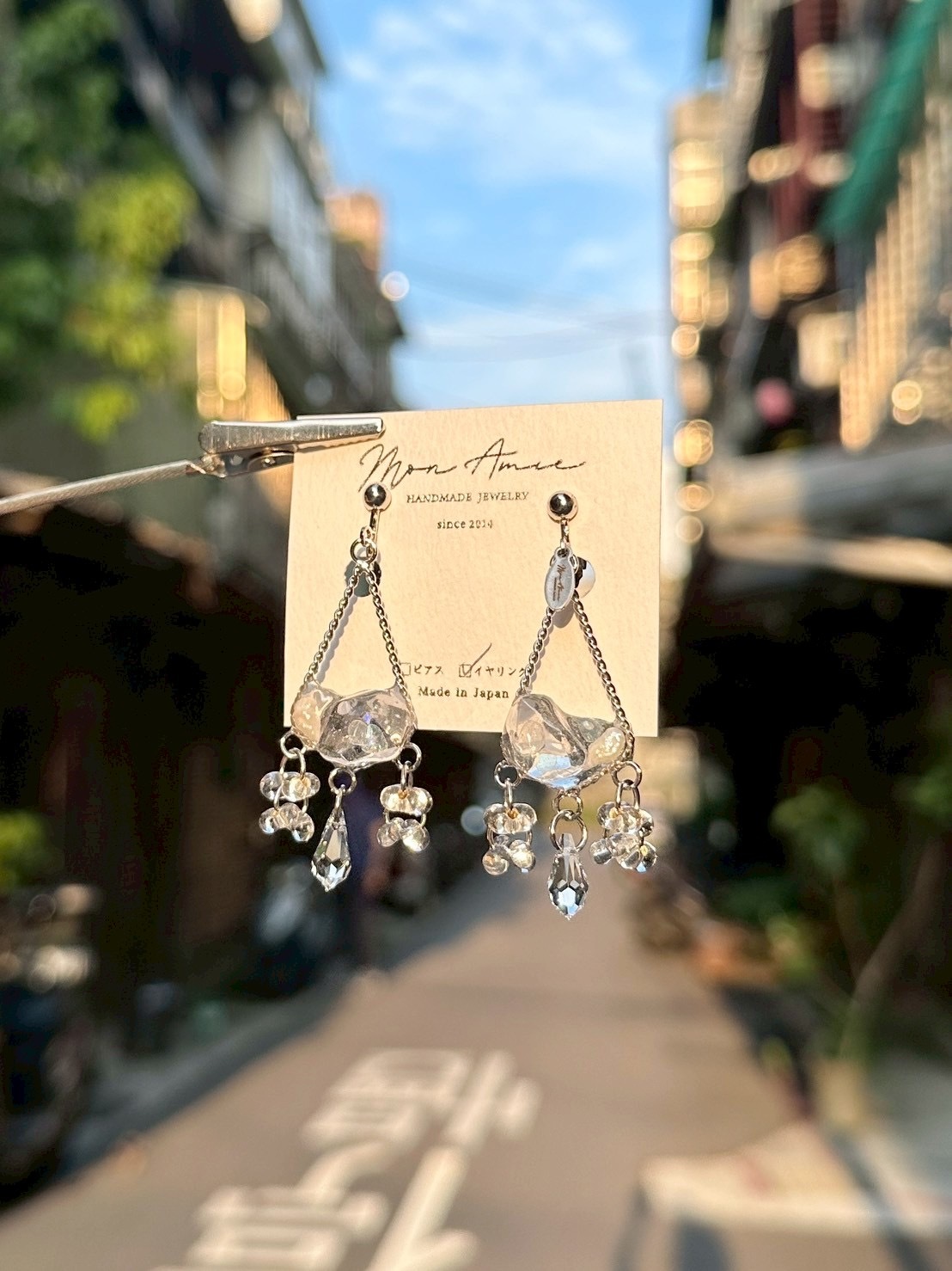 [Mon Amie] 菱形水晶吊燈耳環 | 銀色 | NO.9 | 耳夾