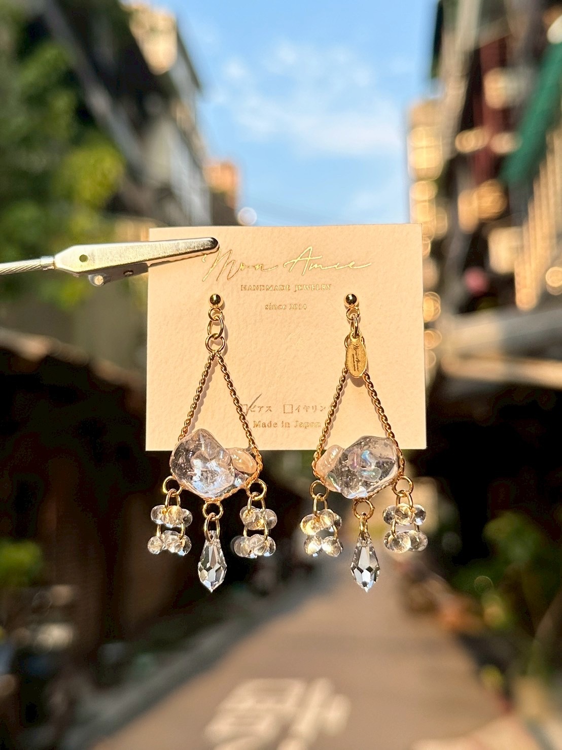 [Mon Amie] 菱形水晶吊燈耳環 | 金色 | NO.10 | 耳針