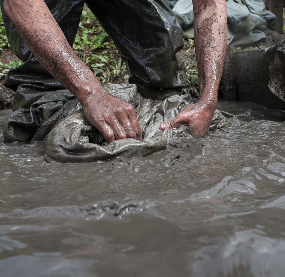 LAST PCS: VISVIM 2025 A/W SIX-FIVE FISHTAIL PARKA MUD DYE *ISETAN LIMITED 伊勢丹限定 - PRE ORDER ITEM (預訂中)