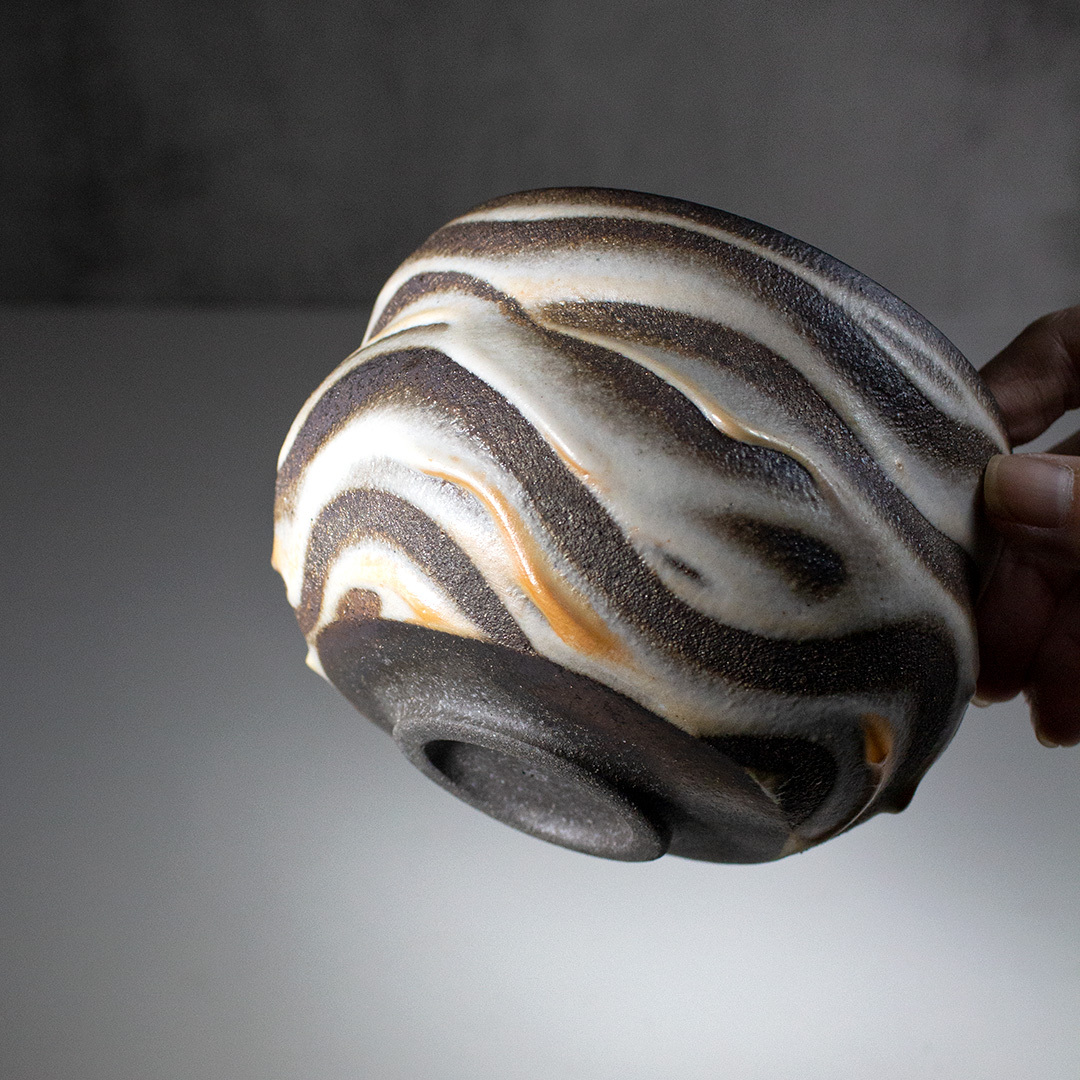 山水瑩墨染霞茶碗