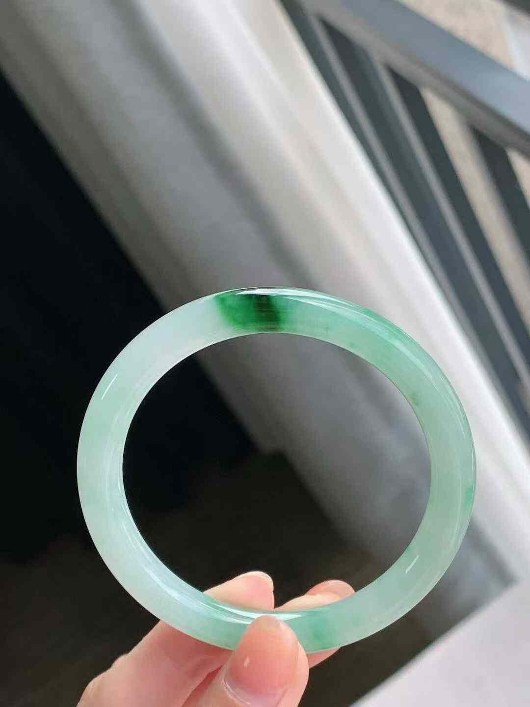 915657 53.4mm冰飄陽綠圓條翡翠手鐲 (52-54)