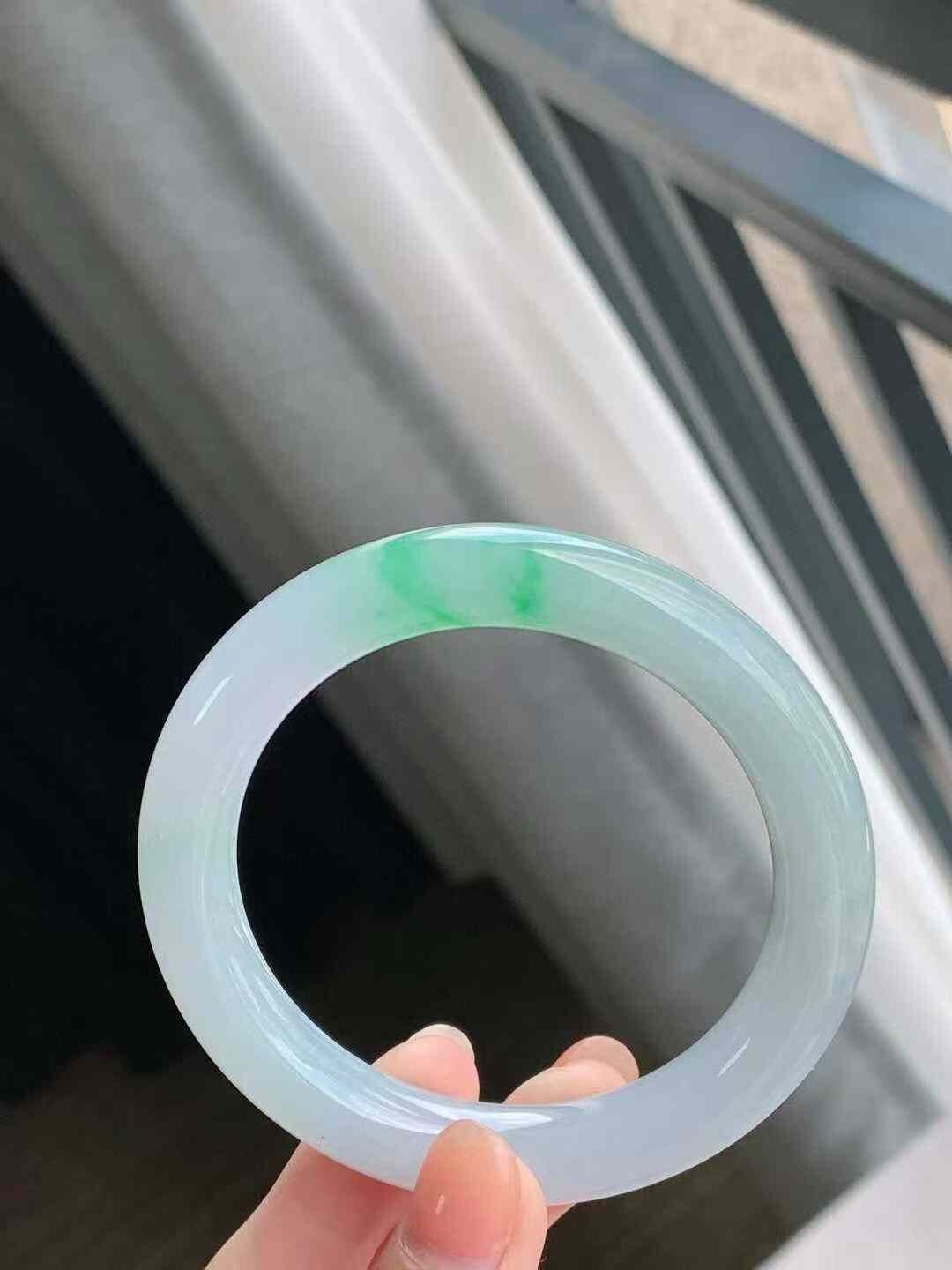 冰飄陽綠圓條翡翠手鐲,天然翡翠A玉, 緬甸玉, Jade, Jadeite