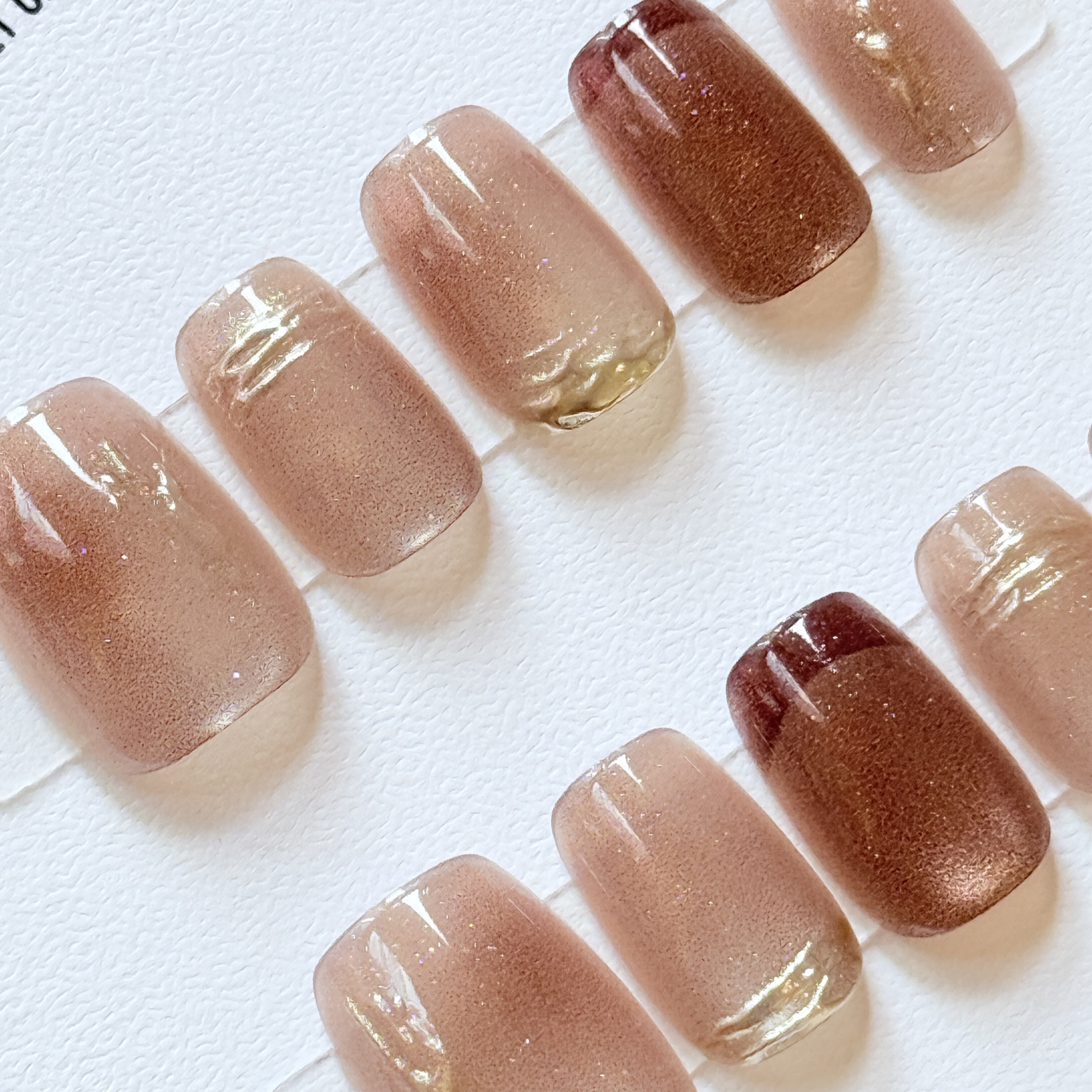 Slay ︳Elegant Brown with Gold Line Pattern